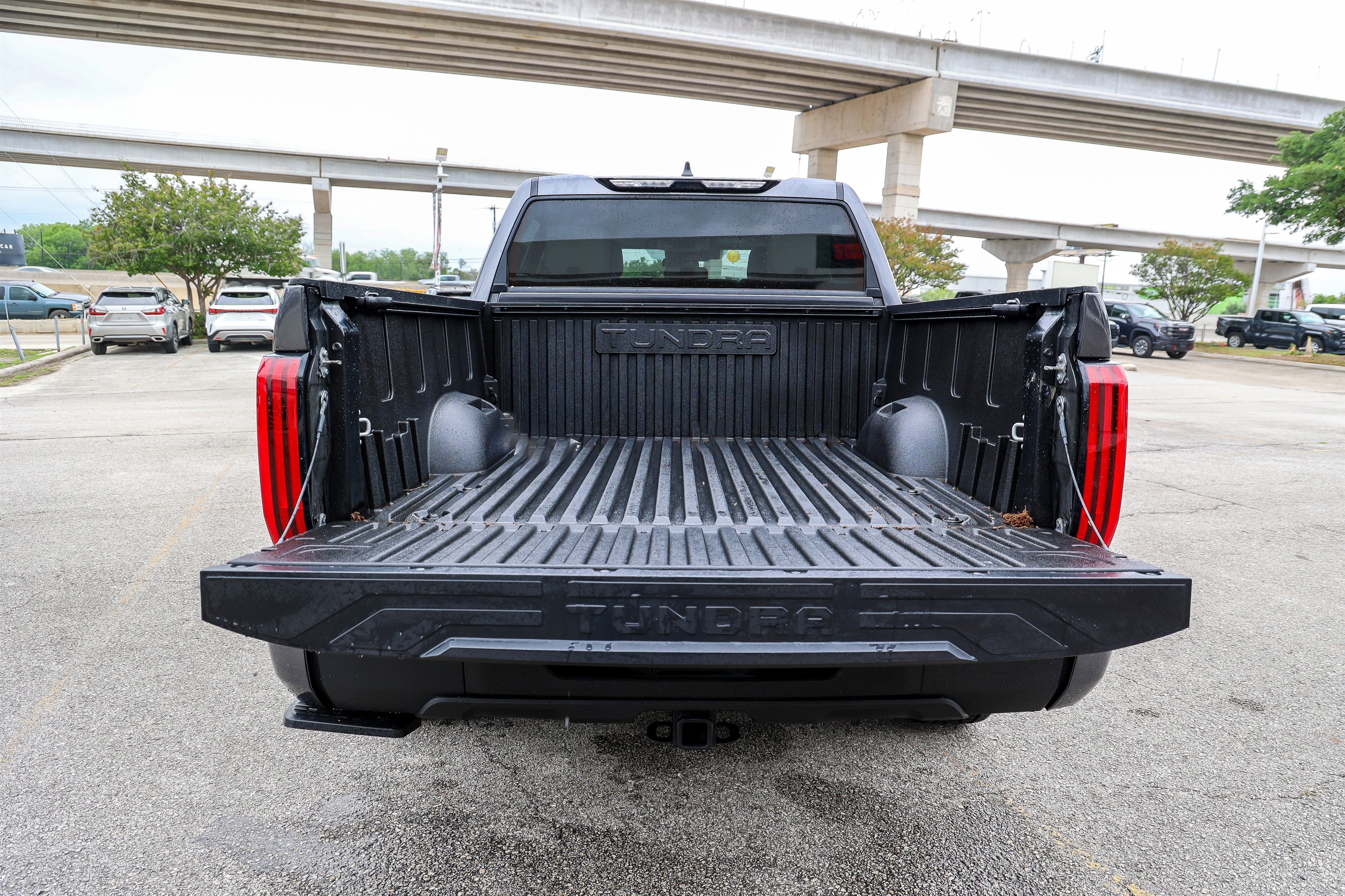 2024 Toyota TUNDRA 4X4 SR5