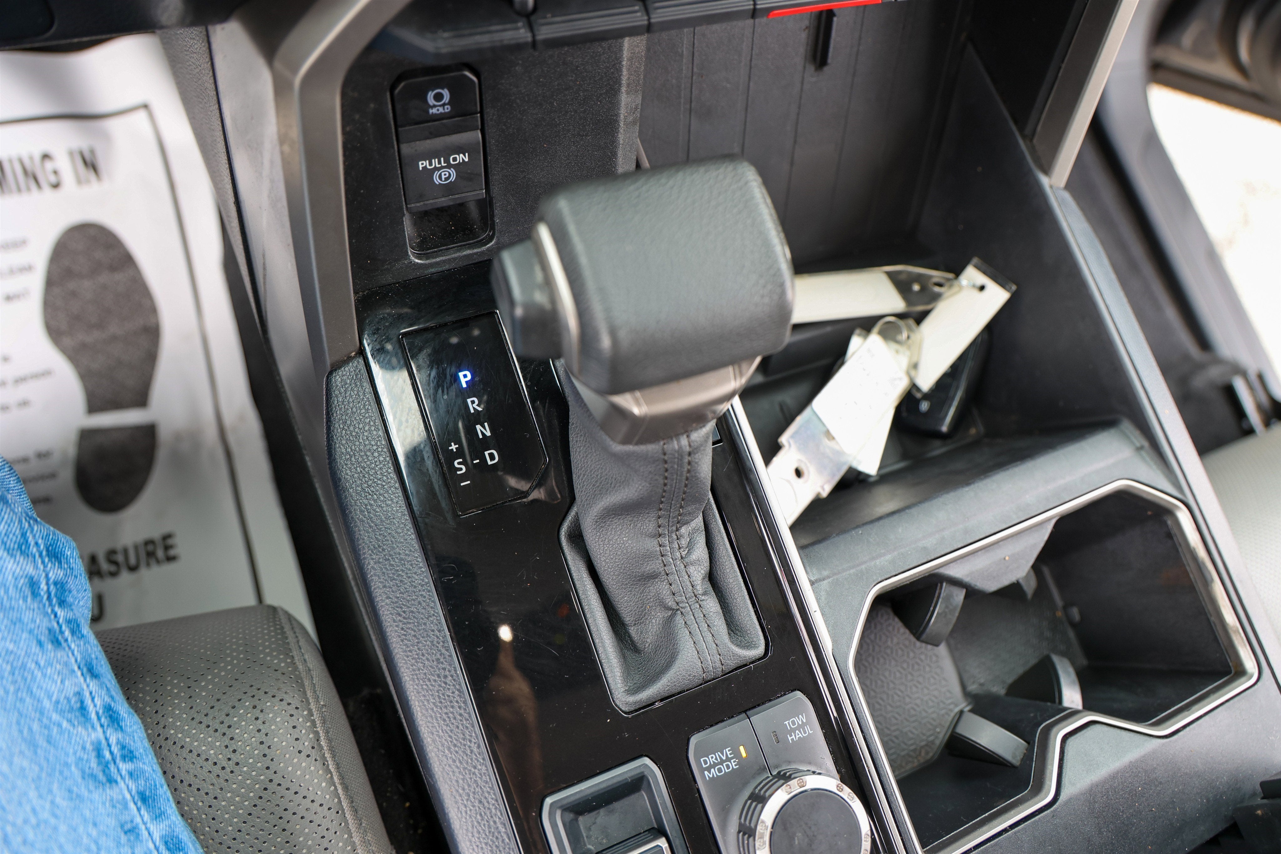 2024 Toyota TUNDRA 4X4 SR5