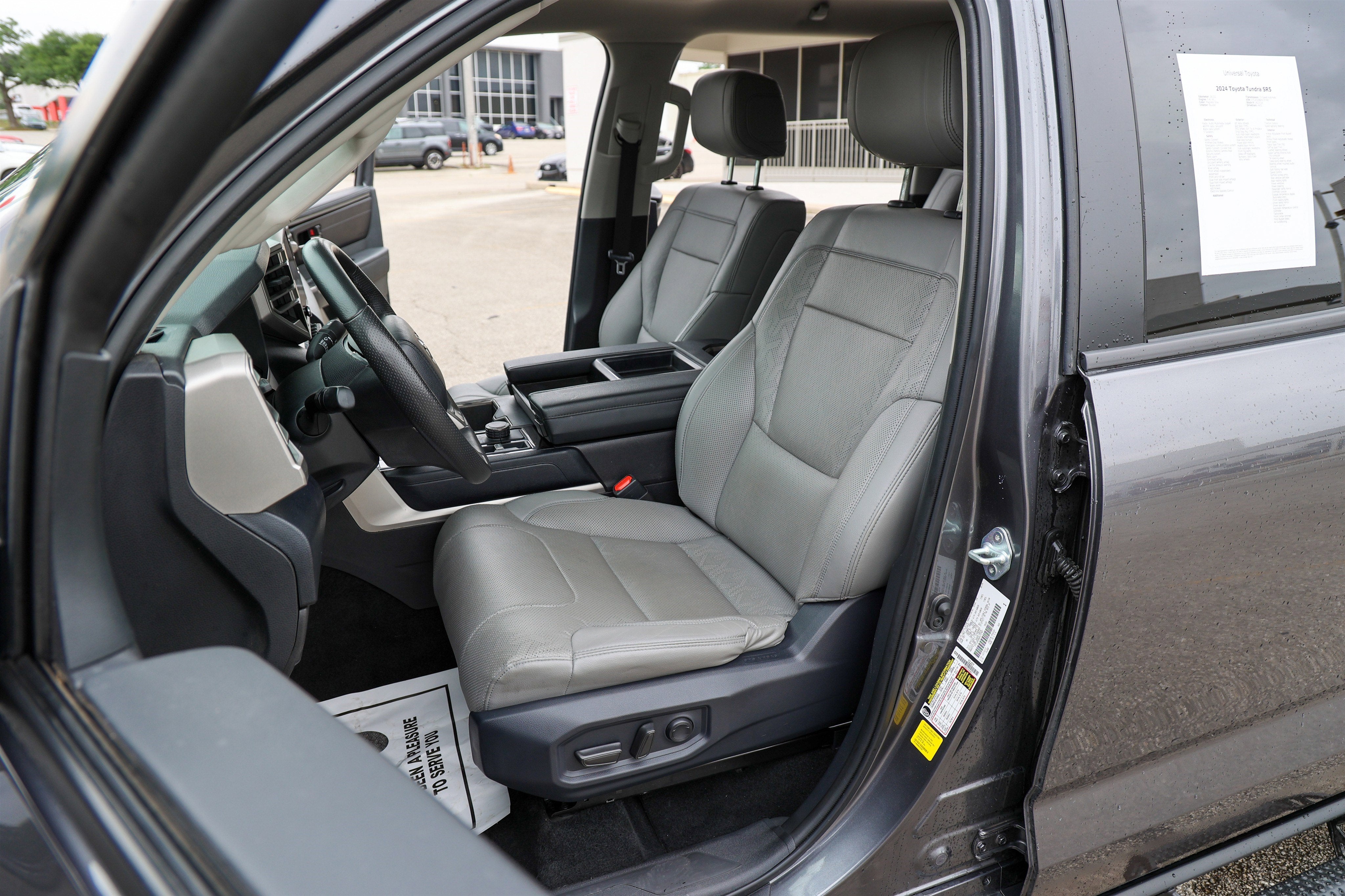 2024 Toyota TUNDRA 4X4 SR5