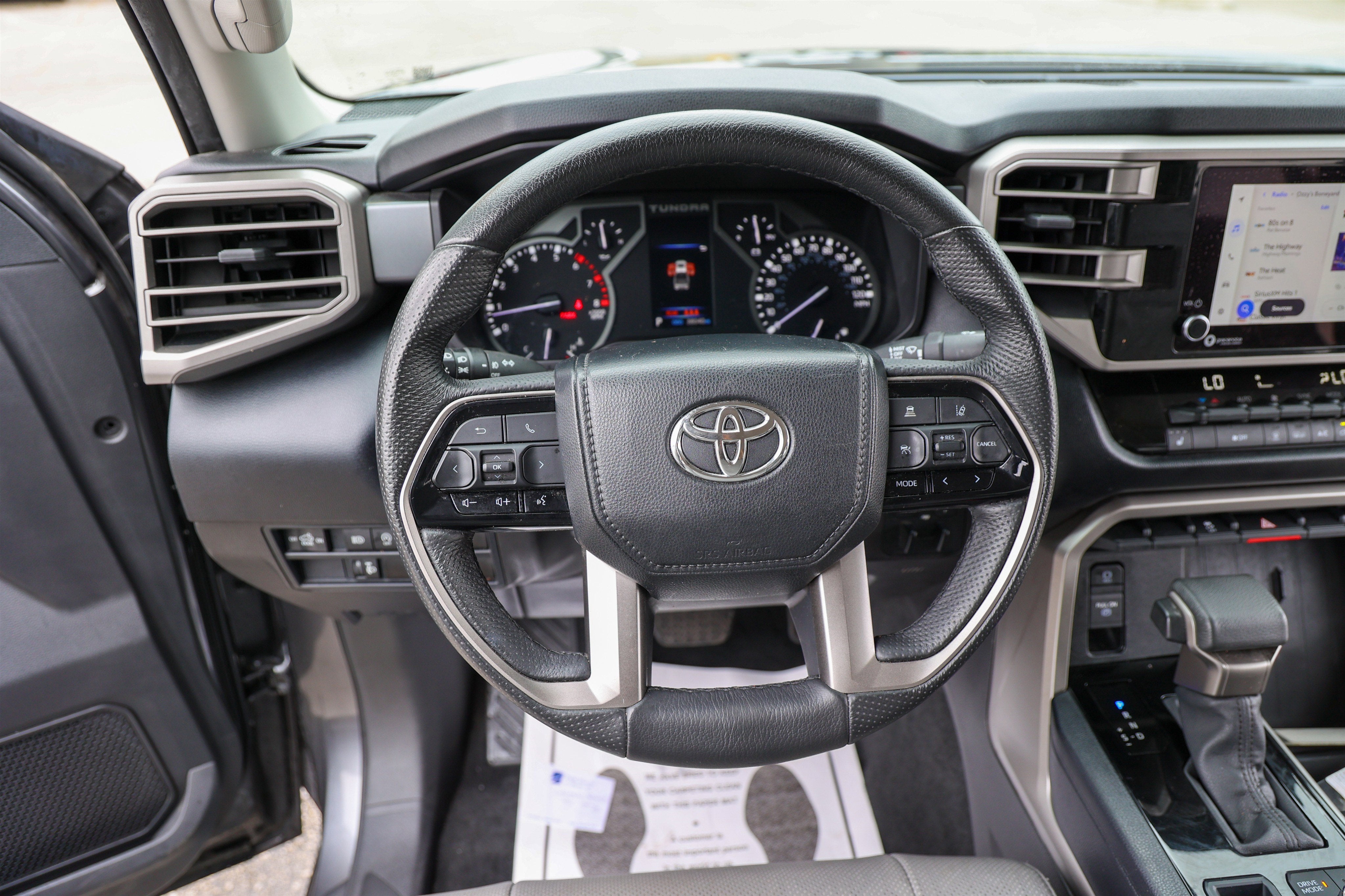 2024 Toyota TUNDRA 4X4 SR5