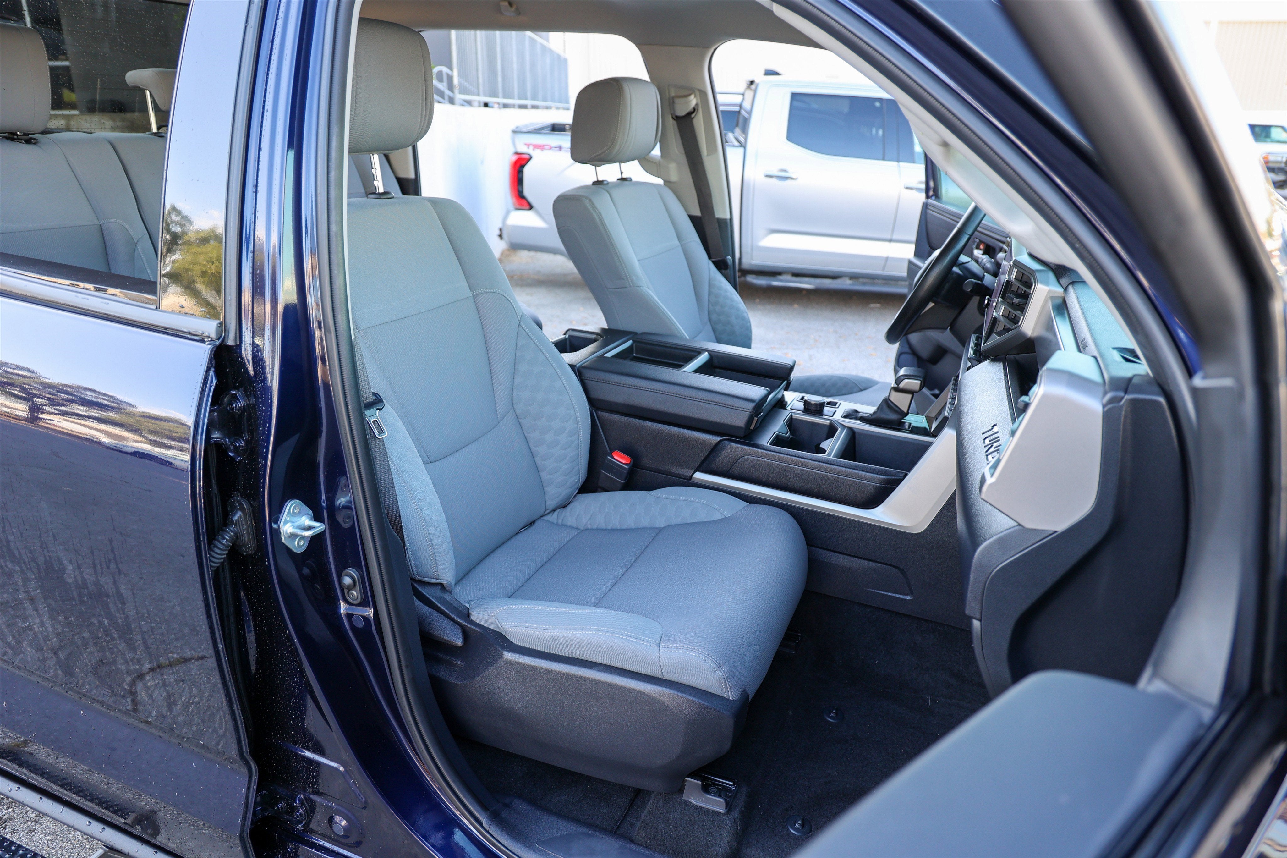 2023 Toyota TUNDRA 4X4 SR5