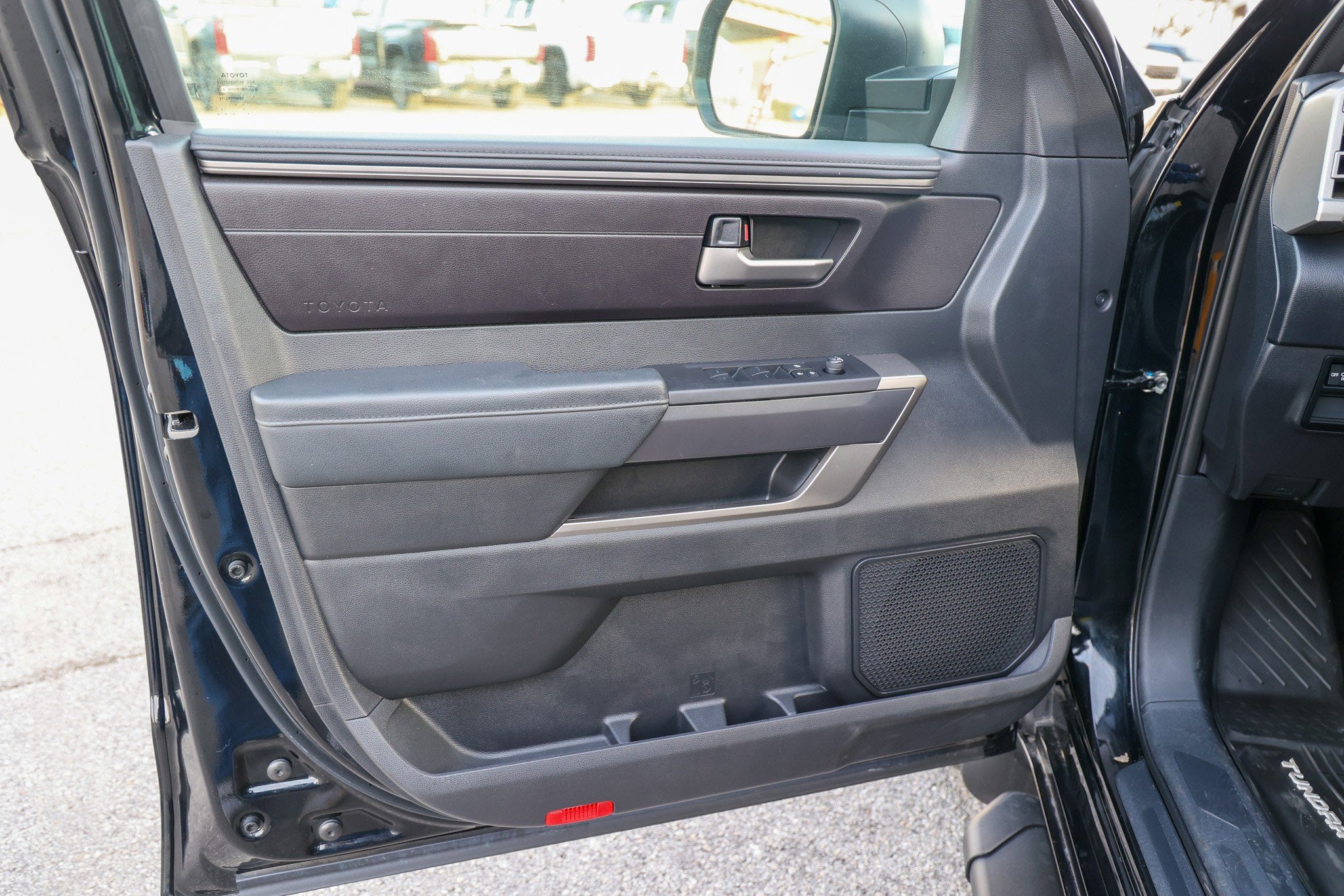 2024 Toyota TUNDRA 4X4 SR5