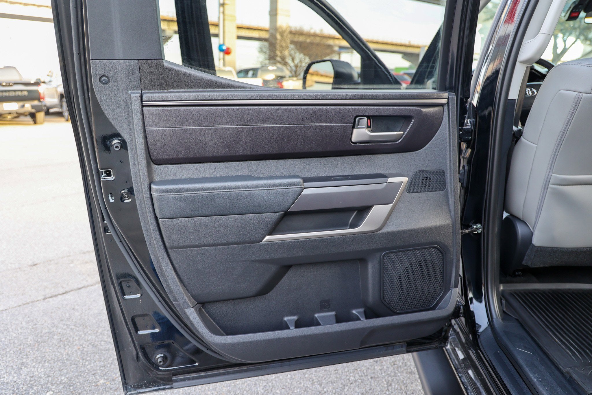 2024 Toyota TUNDRA 4X4 SR5