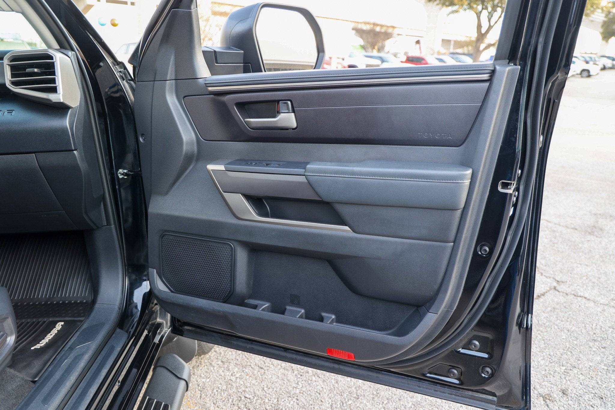 2024 Toyota TUNDRA 4X4 SR5