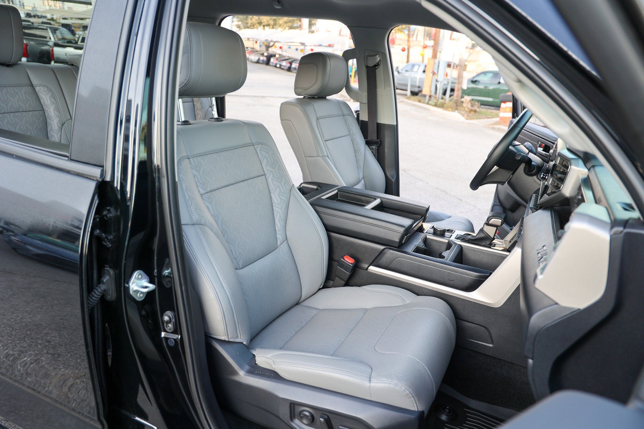 2024 Toyota TUNDRA 4X4 SR5