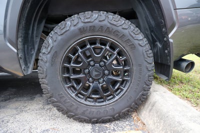 2025 Toyota TUNDRA 4X4 SR5
