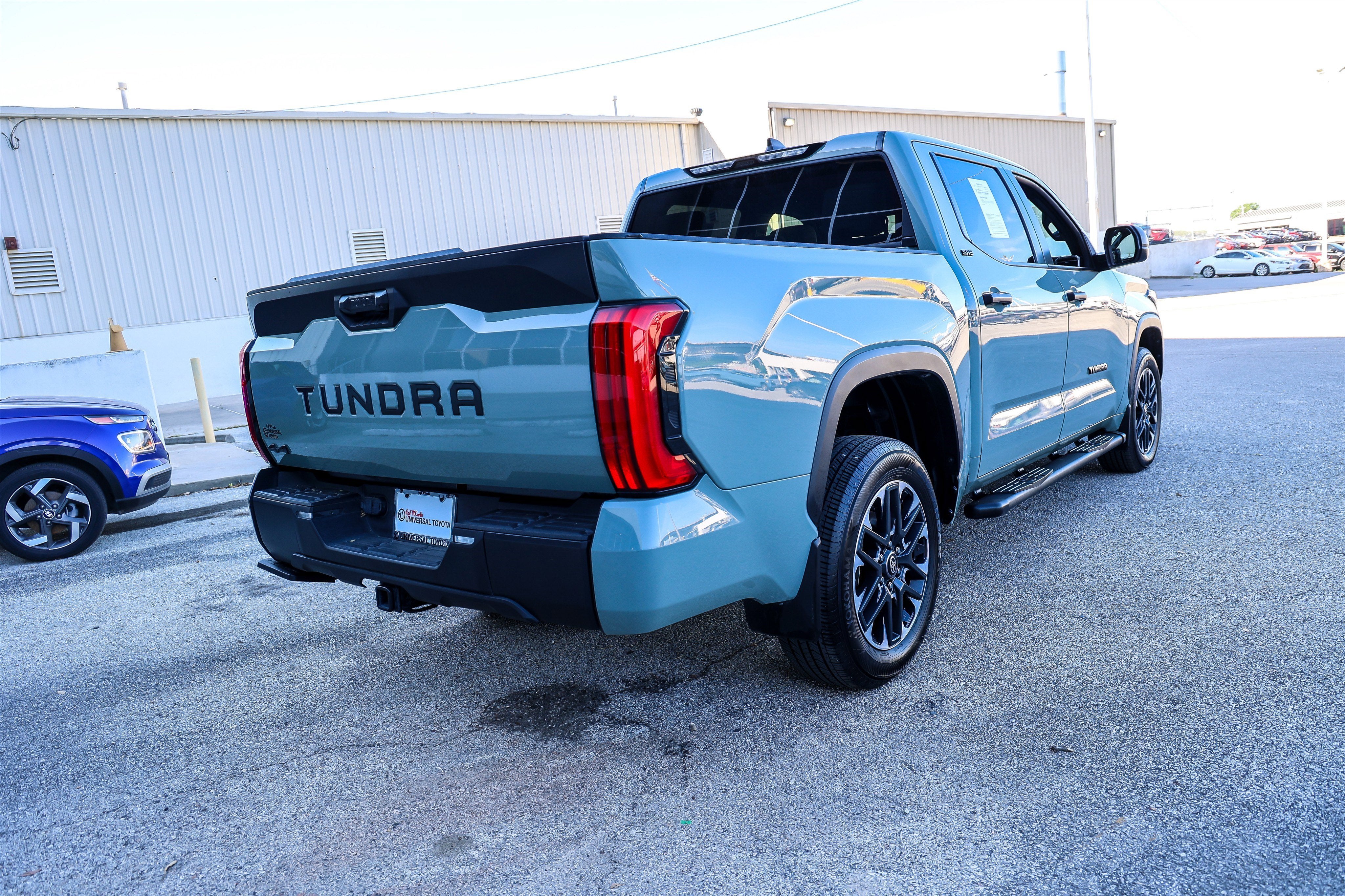 2025 Toyota TUNDRA 4X4 SR5