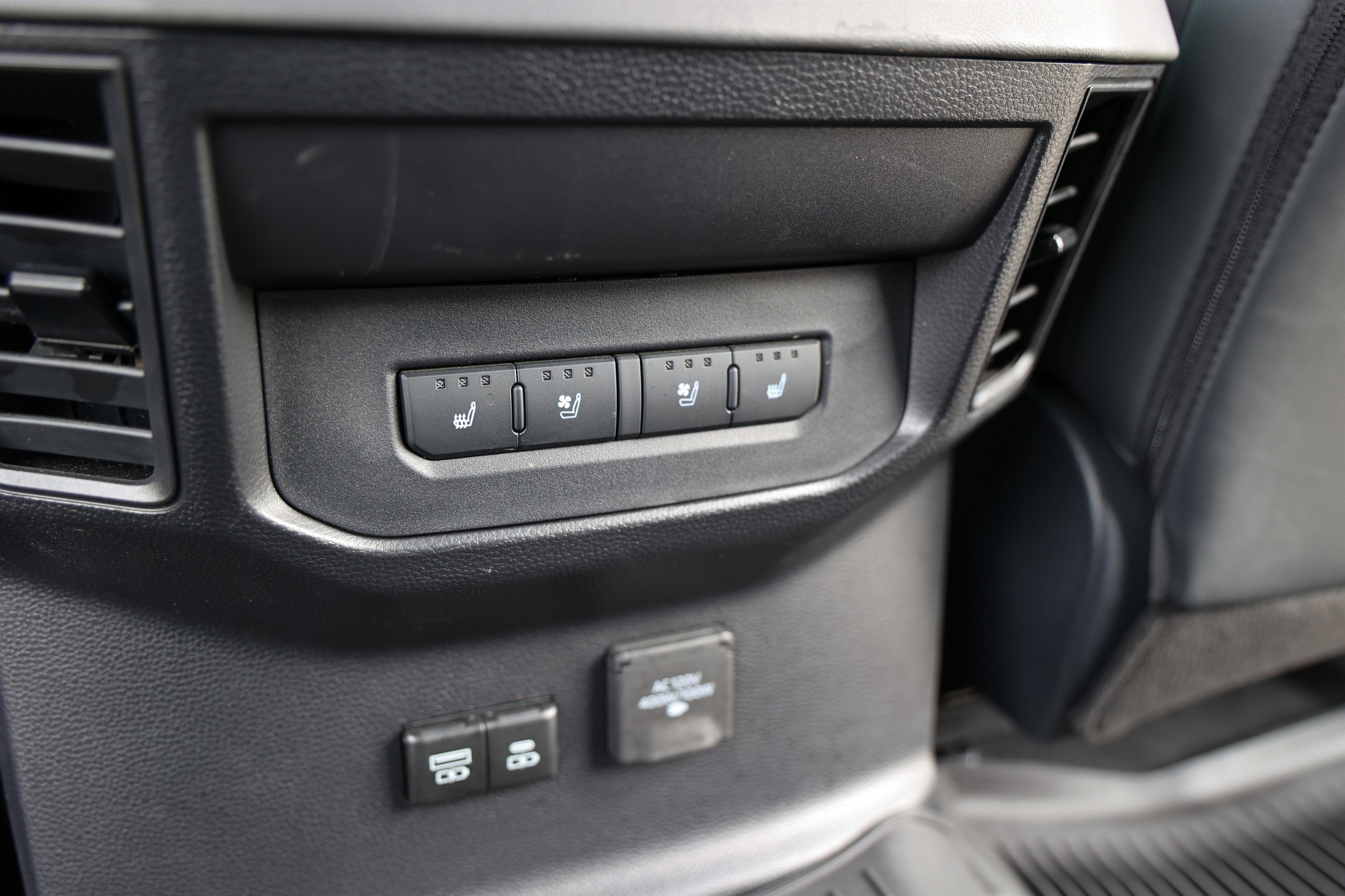 2025 Toyota TUNDRA 4X4 Platinum