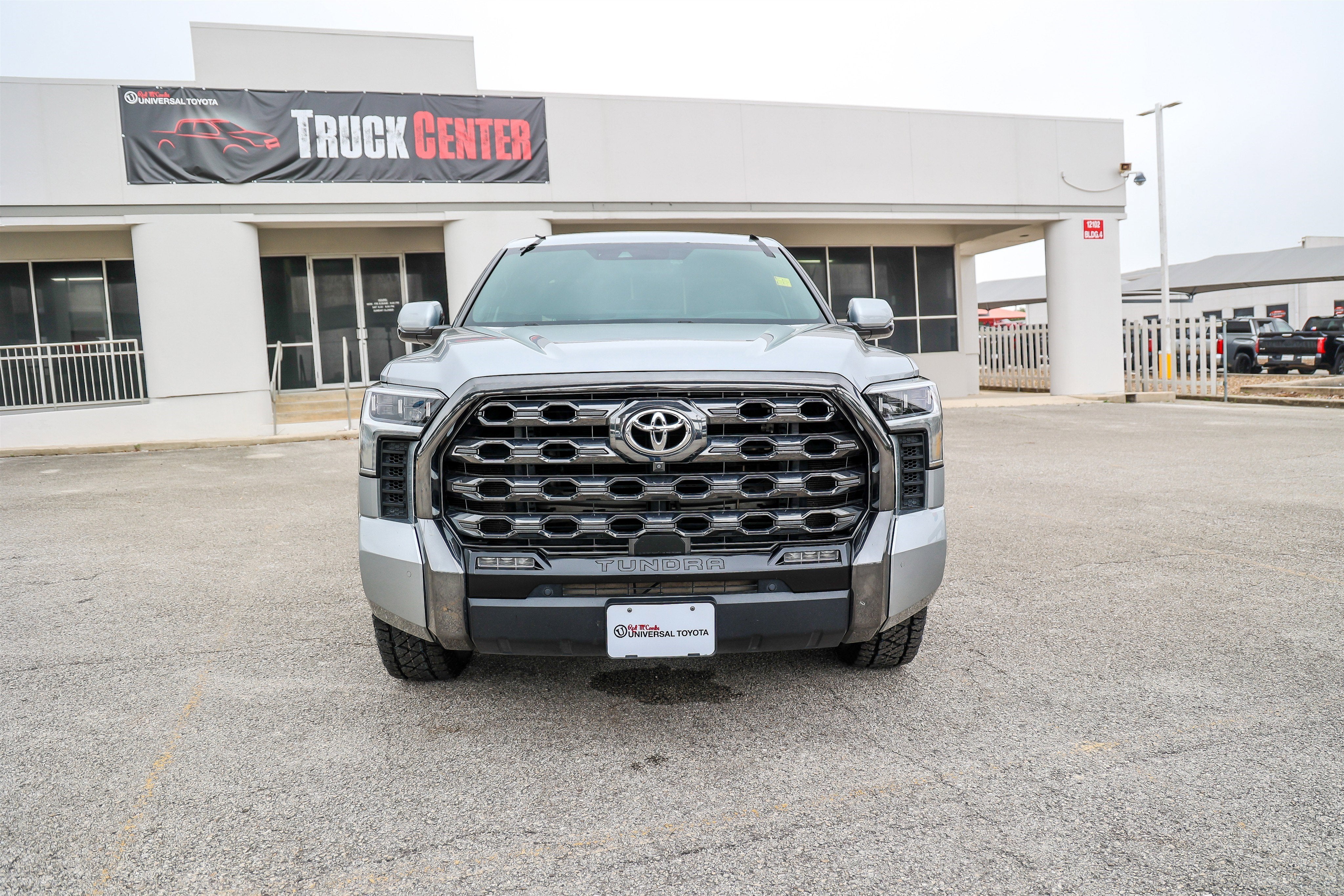 2023 Toyota TUNDRA 4X4 Platinum