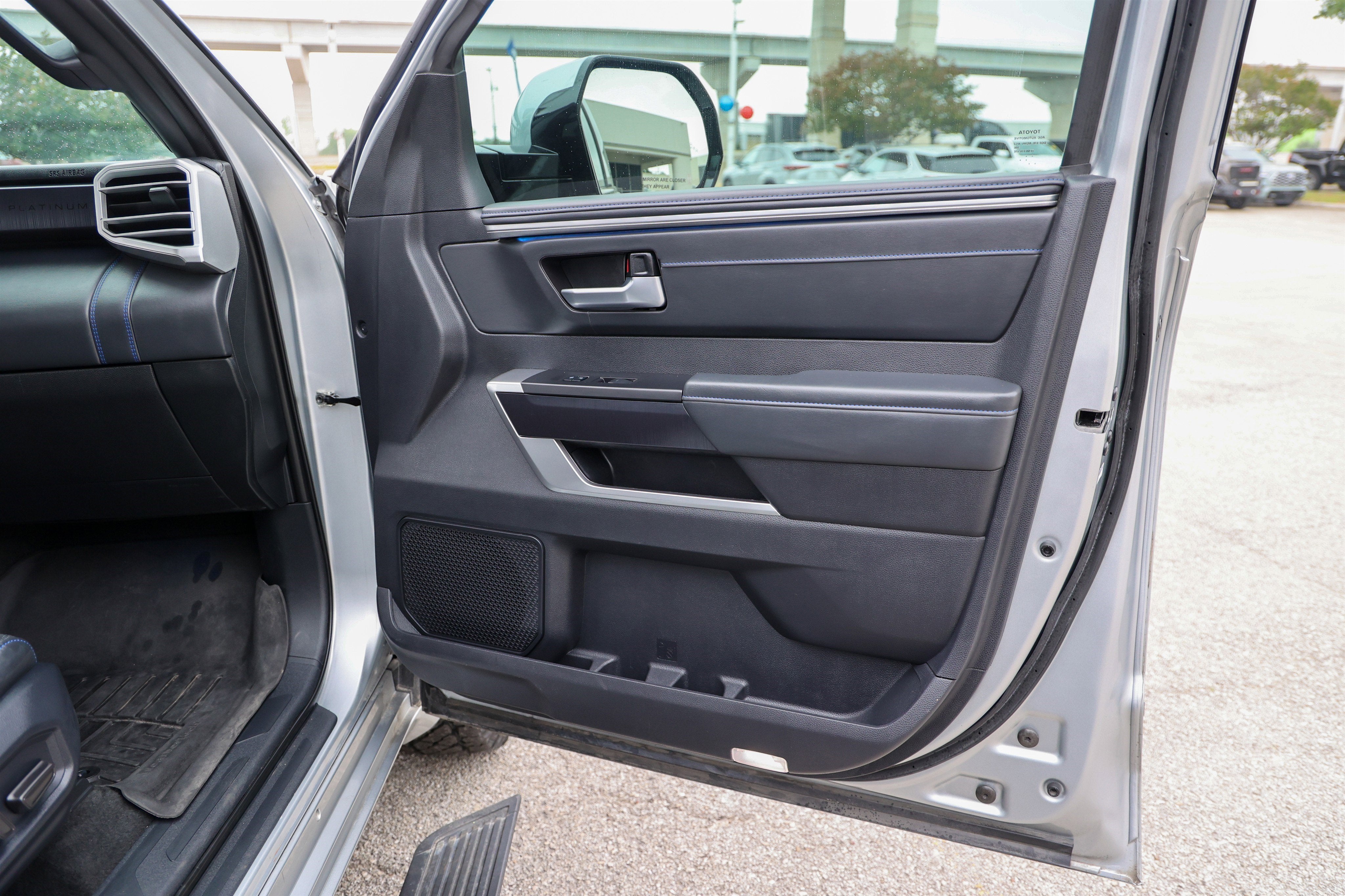 2023 Toyota TUNDRA 4X4 Platinum