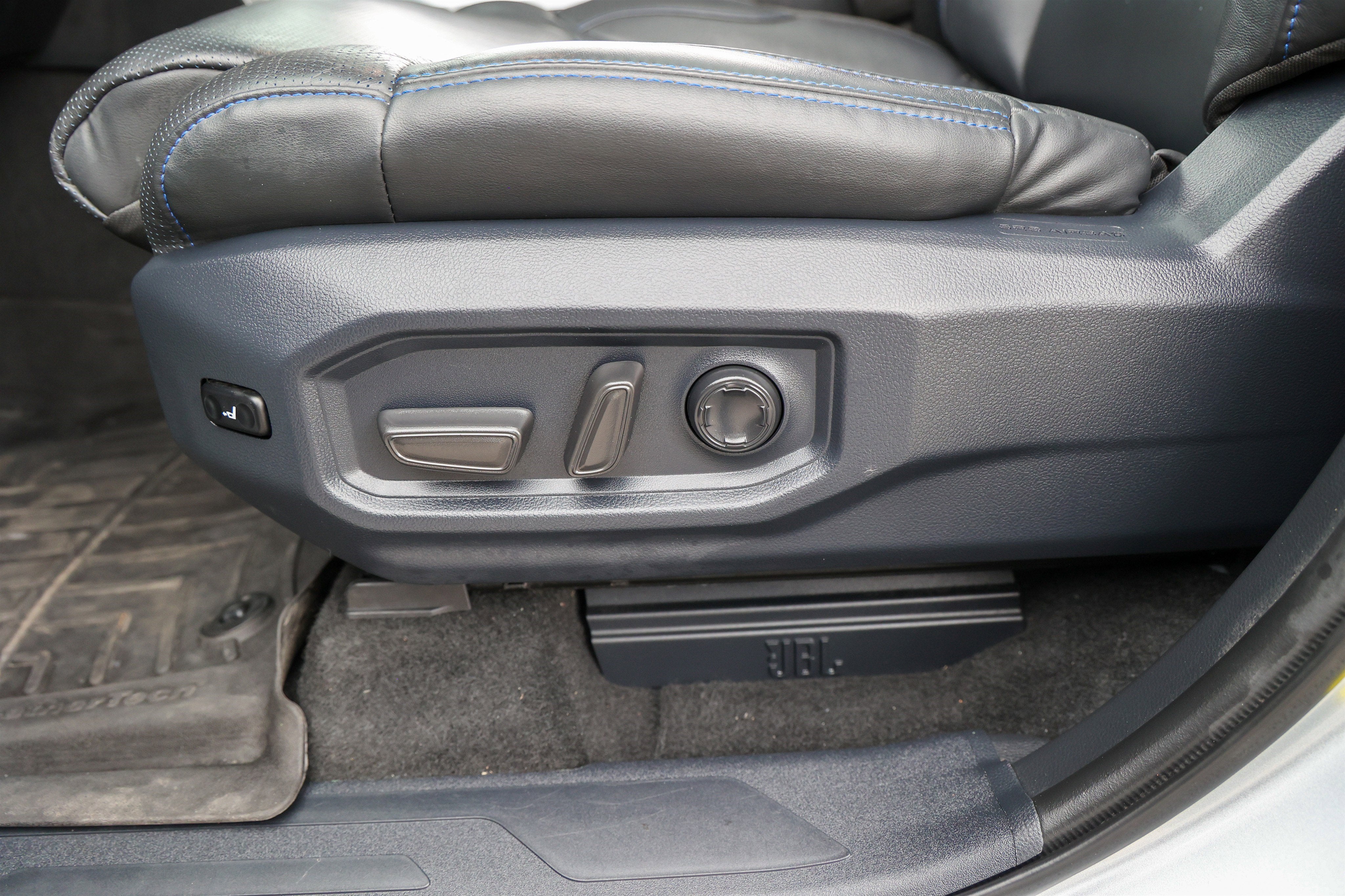 2023 Toyota TUNDRA 4X4 Platinum