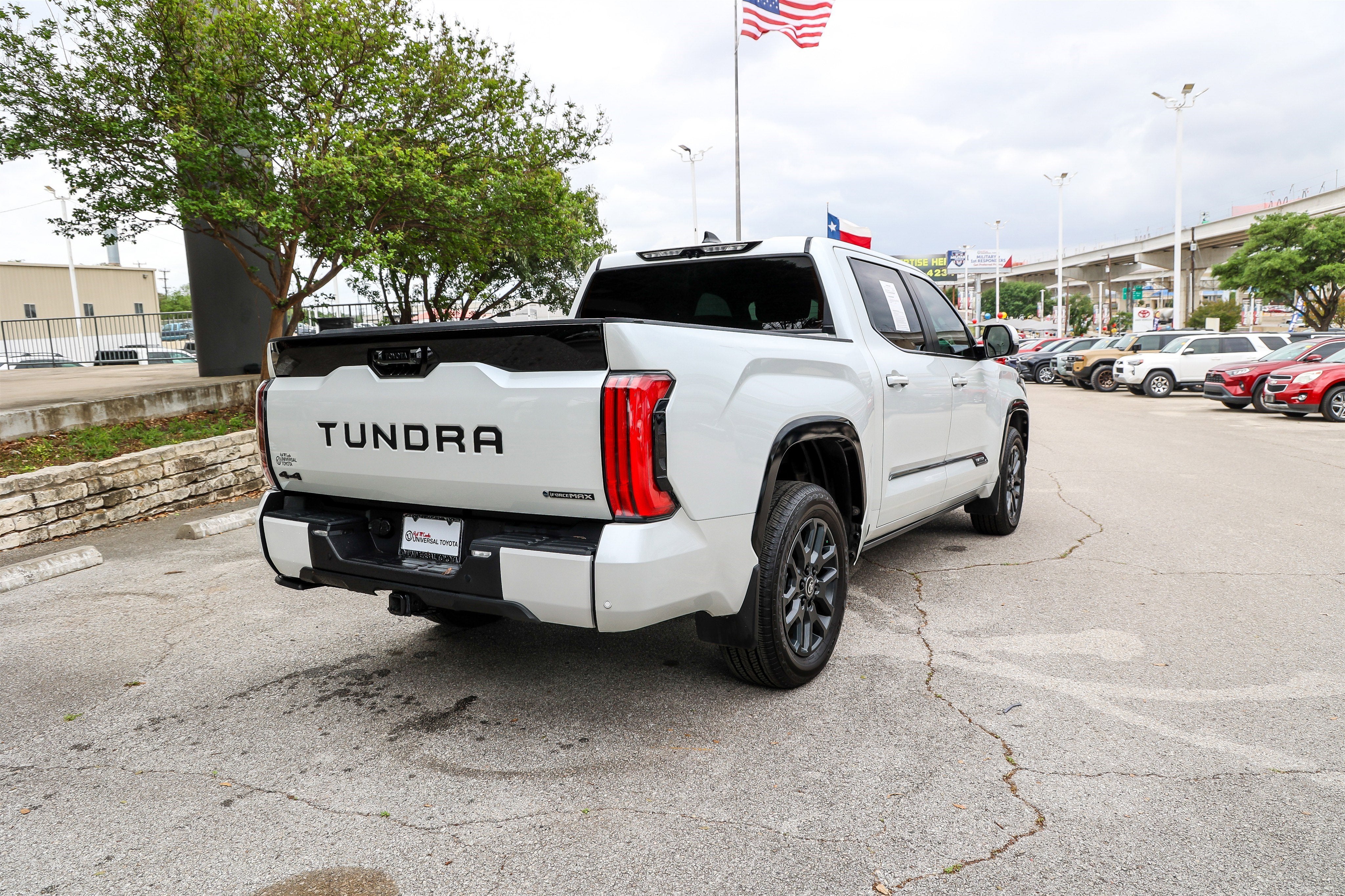 2025 Toyota TUNDRA HV 4X4 Platinum Hybrid