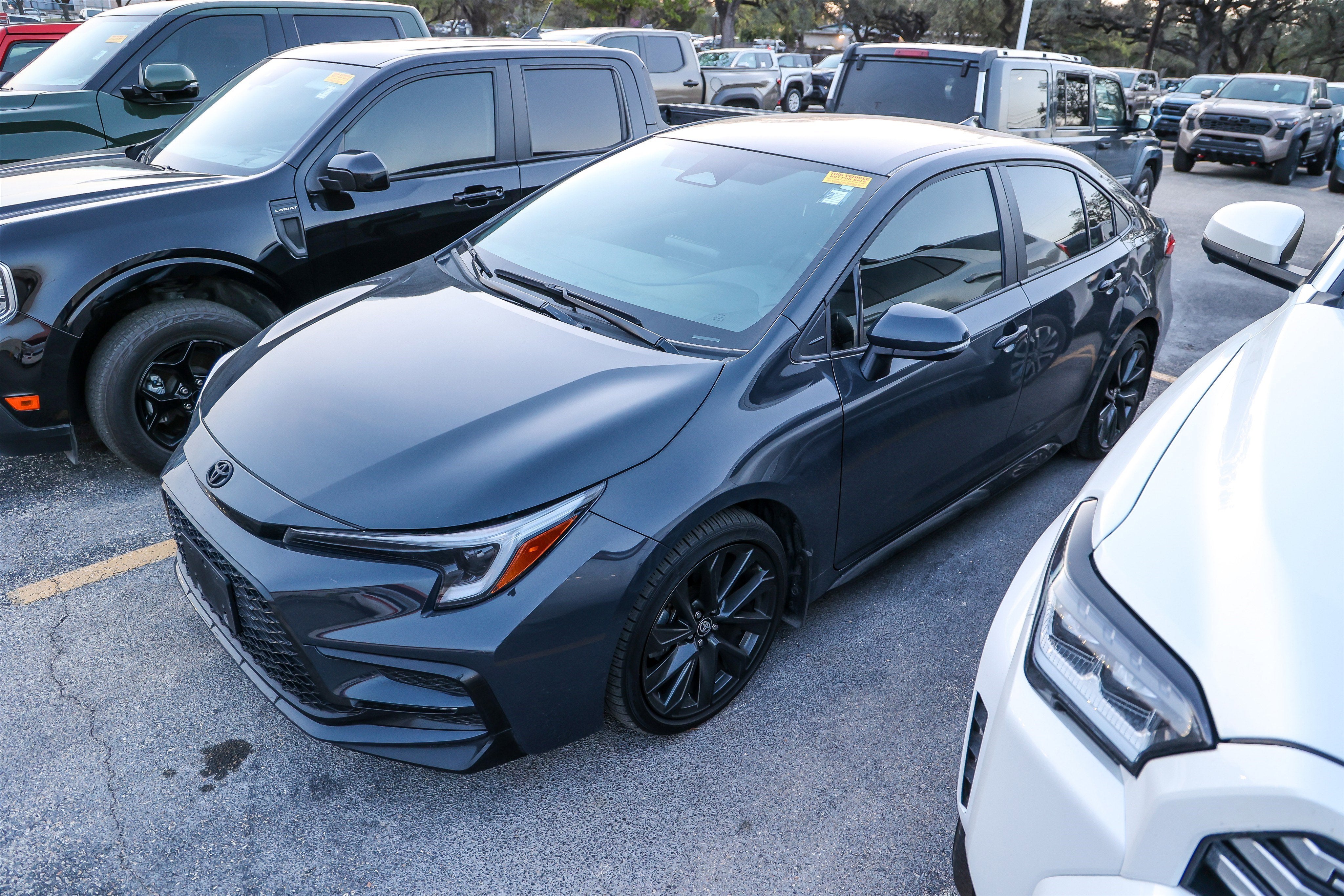 2025 Toyota COROLLA SE