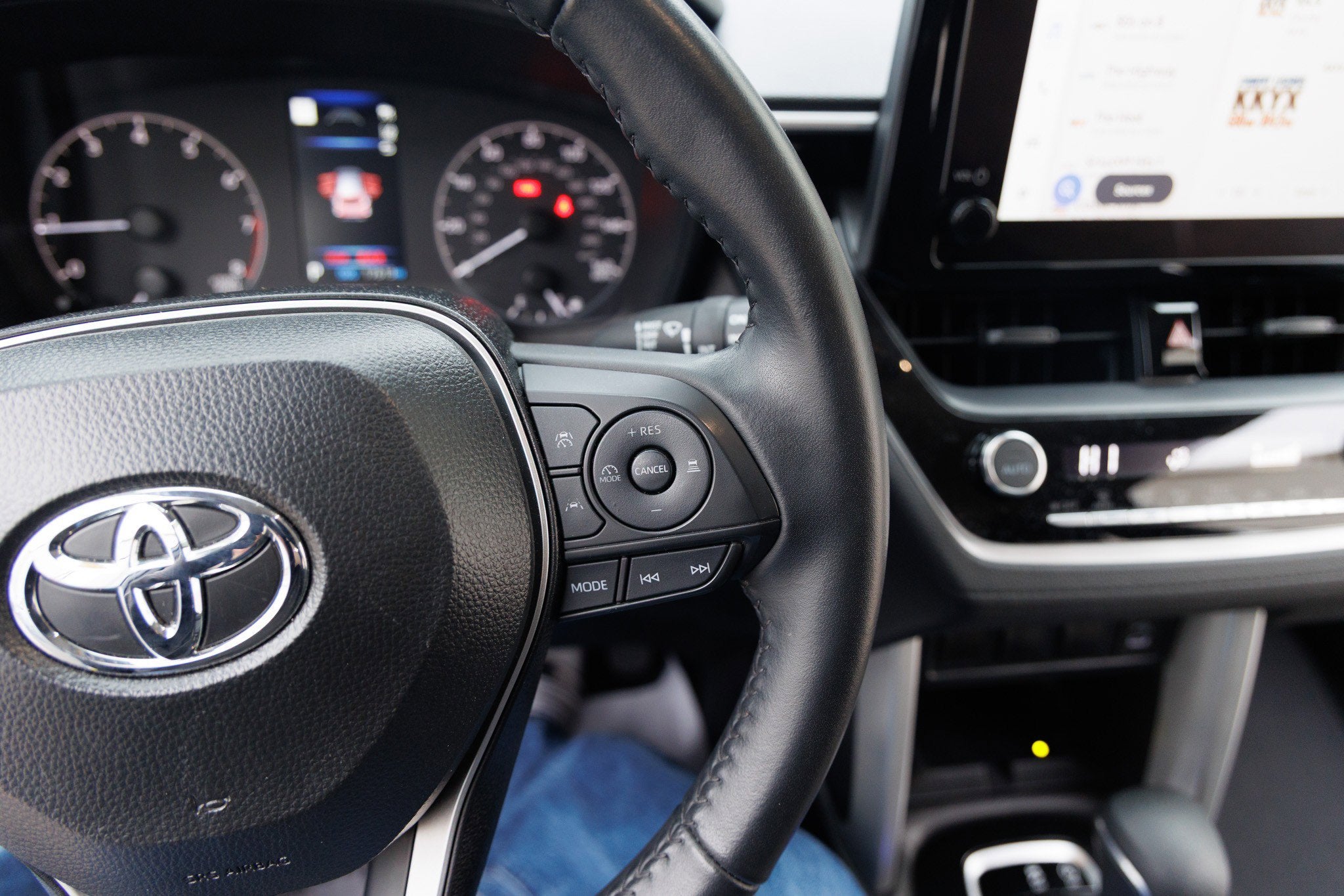 2025 Toyota Corolla Cross LE