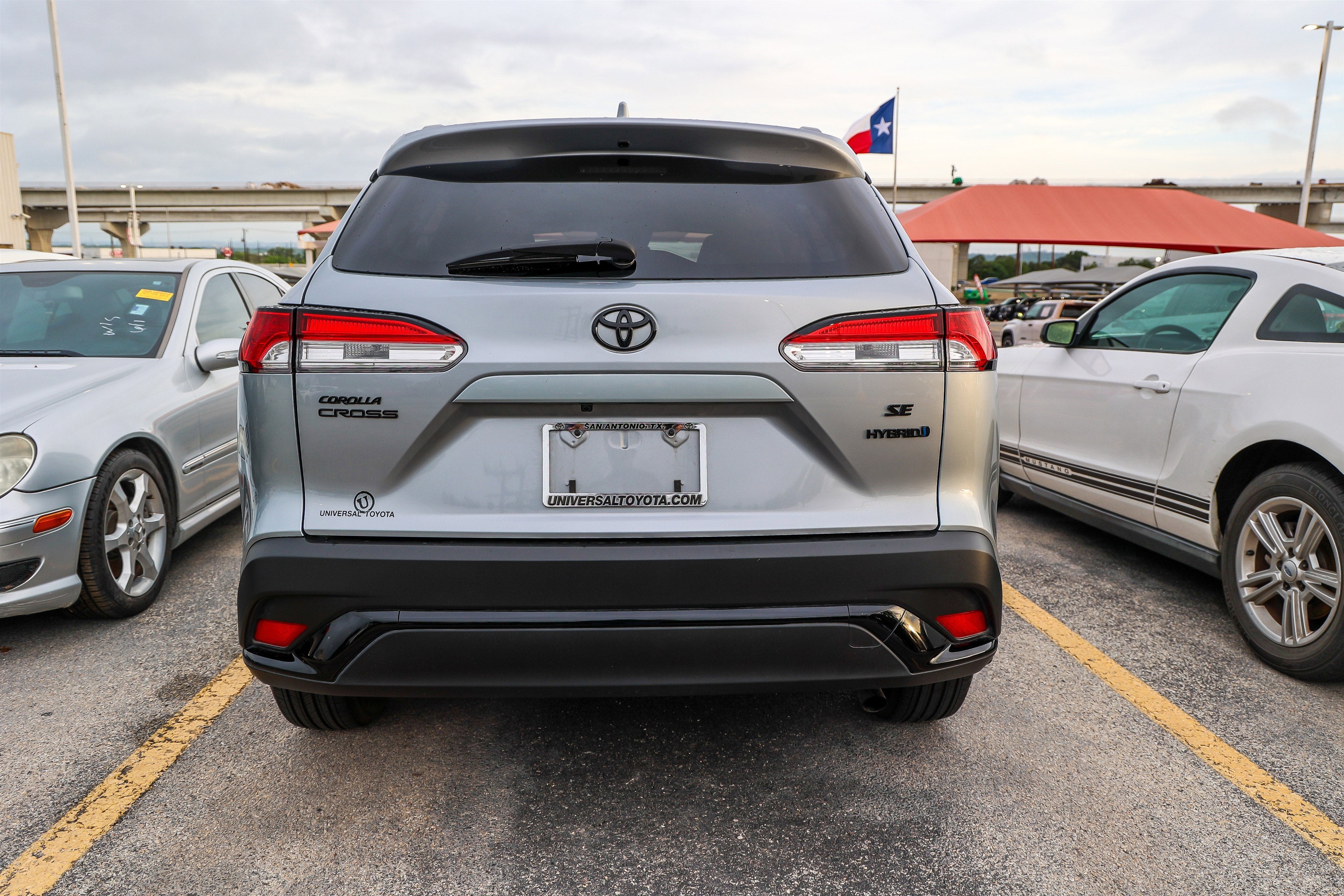 2024 Toyota Corolla Cross Hybrid Hybrid SE