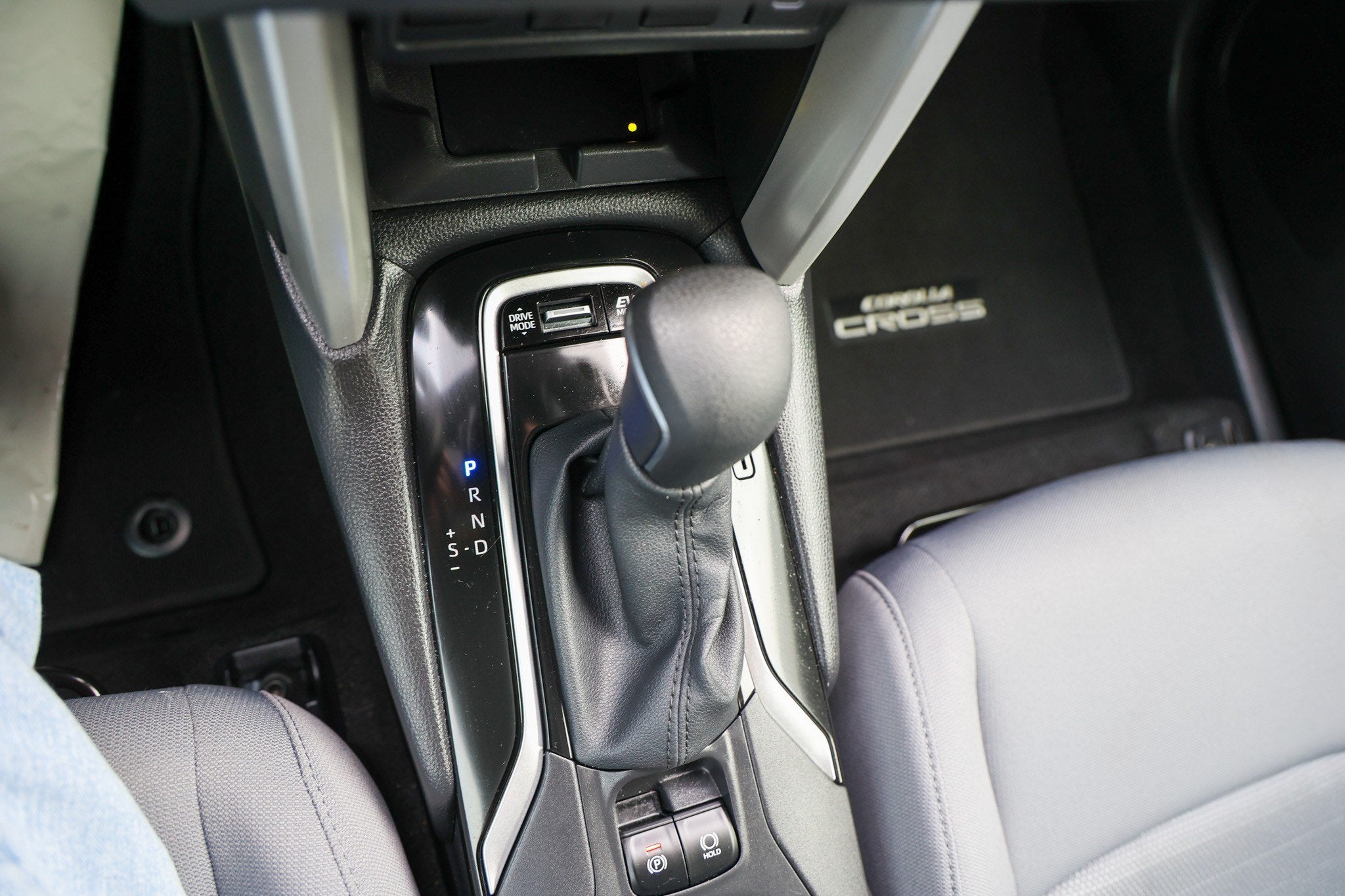 2024 Toyota Corolla Cross Hybrid Hybrid SE
