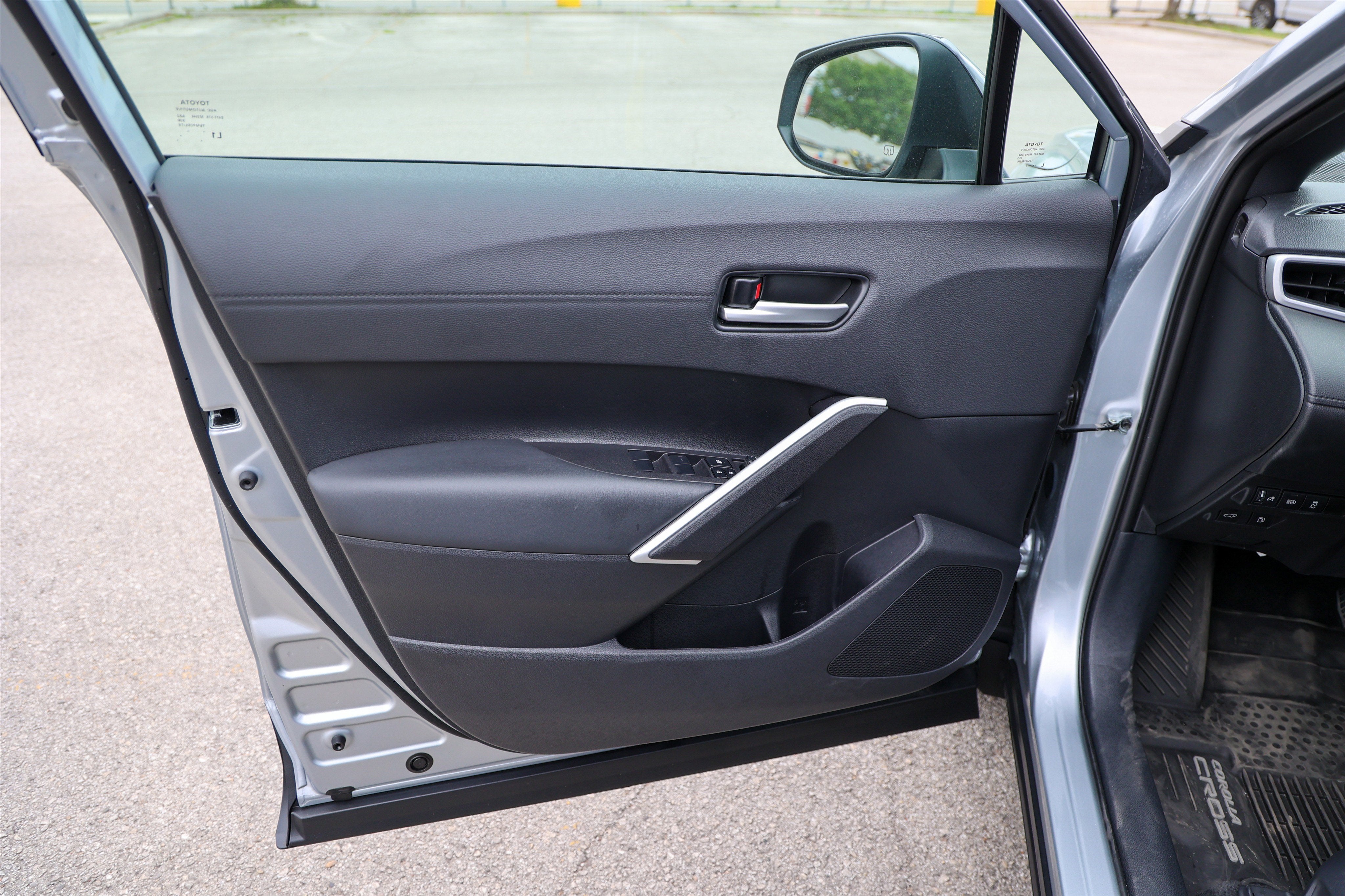 2026 Toyota COROLLA CROSS HV Hybrid XSE