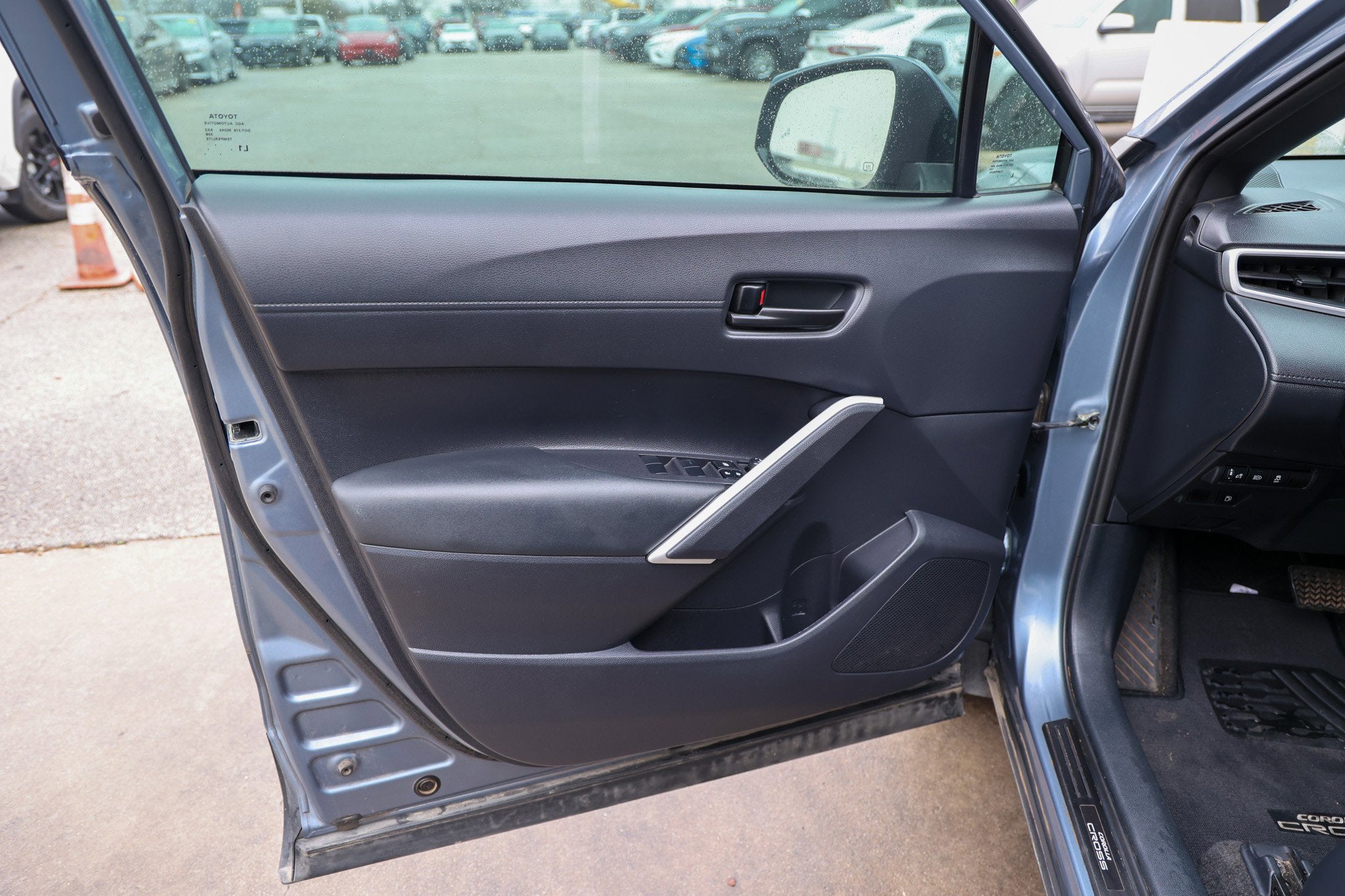 2024 Toyota COROLLA CROSS HV Hybrid SE