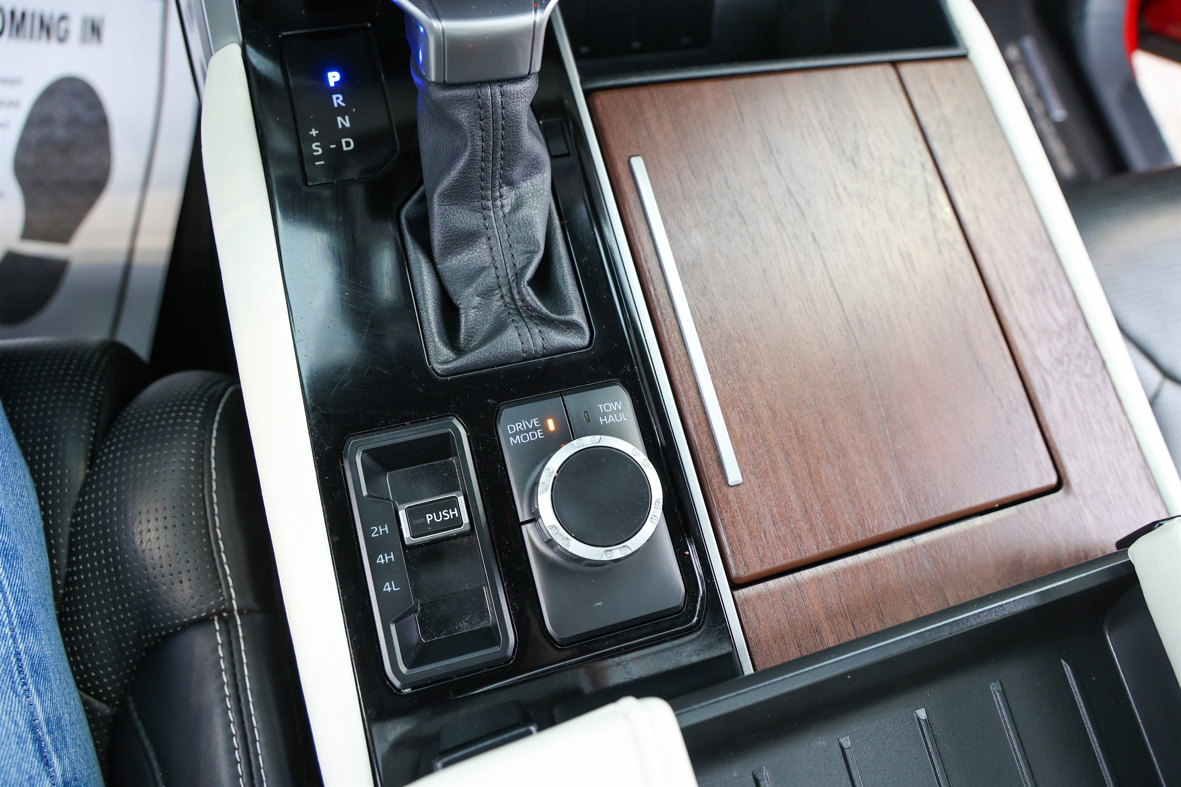 2024 Toyota SEQUOIA 4WD Capstone