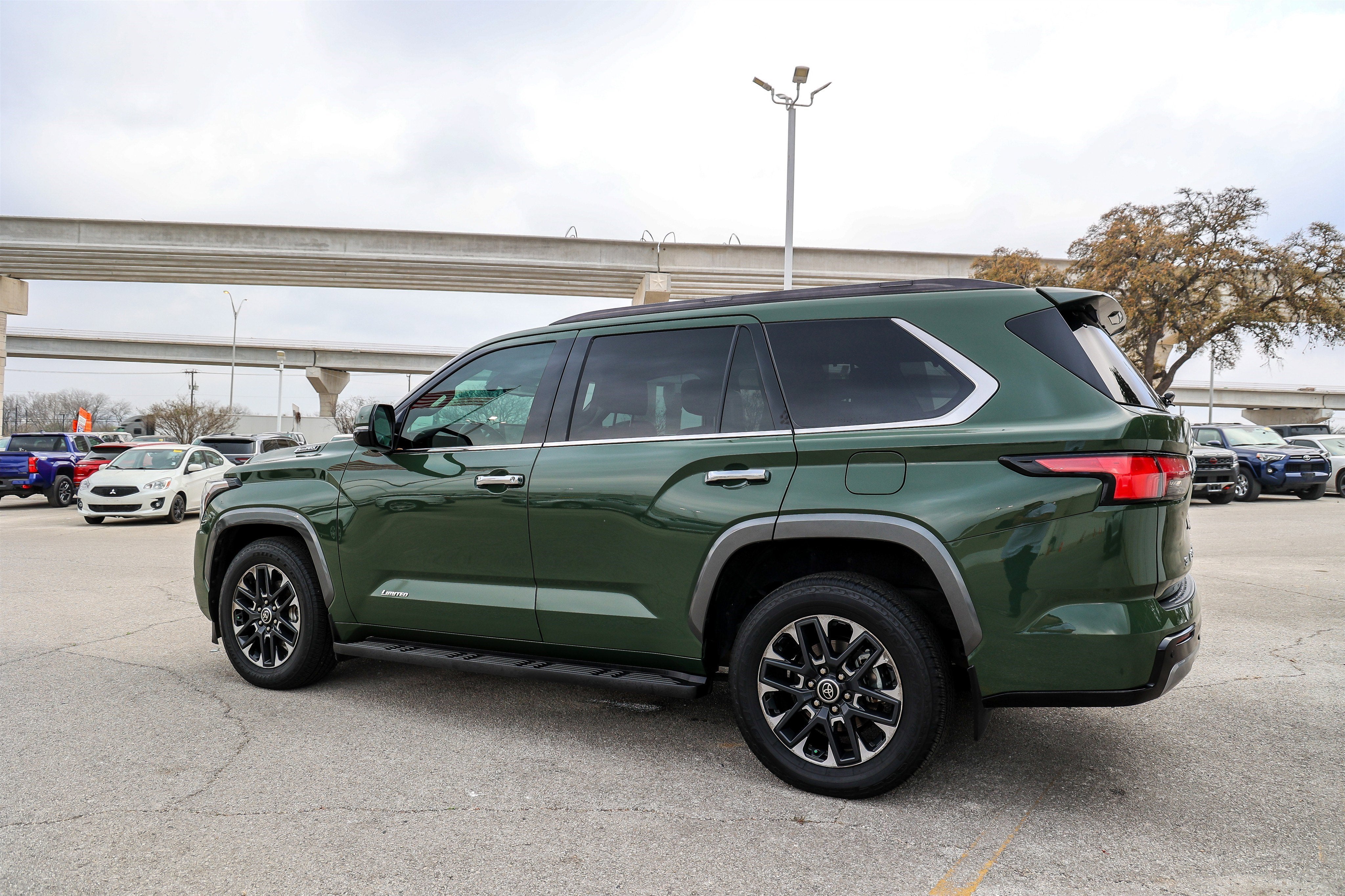 2023 Toyota SEQUOIA 4WD Limited