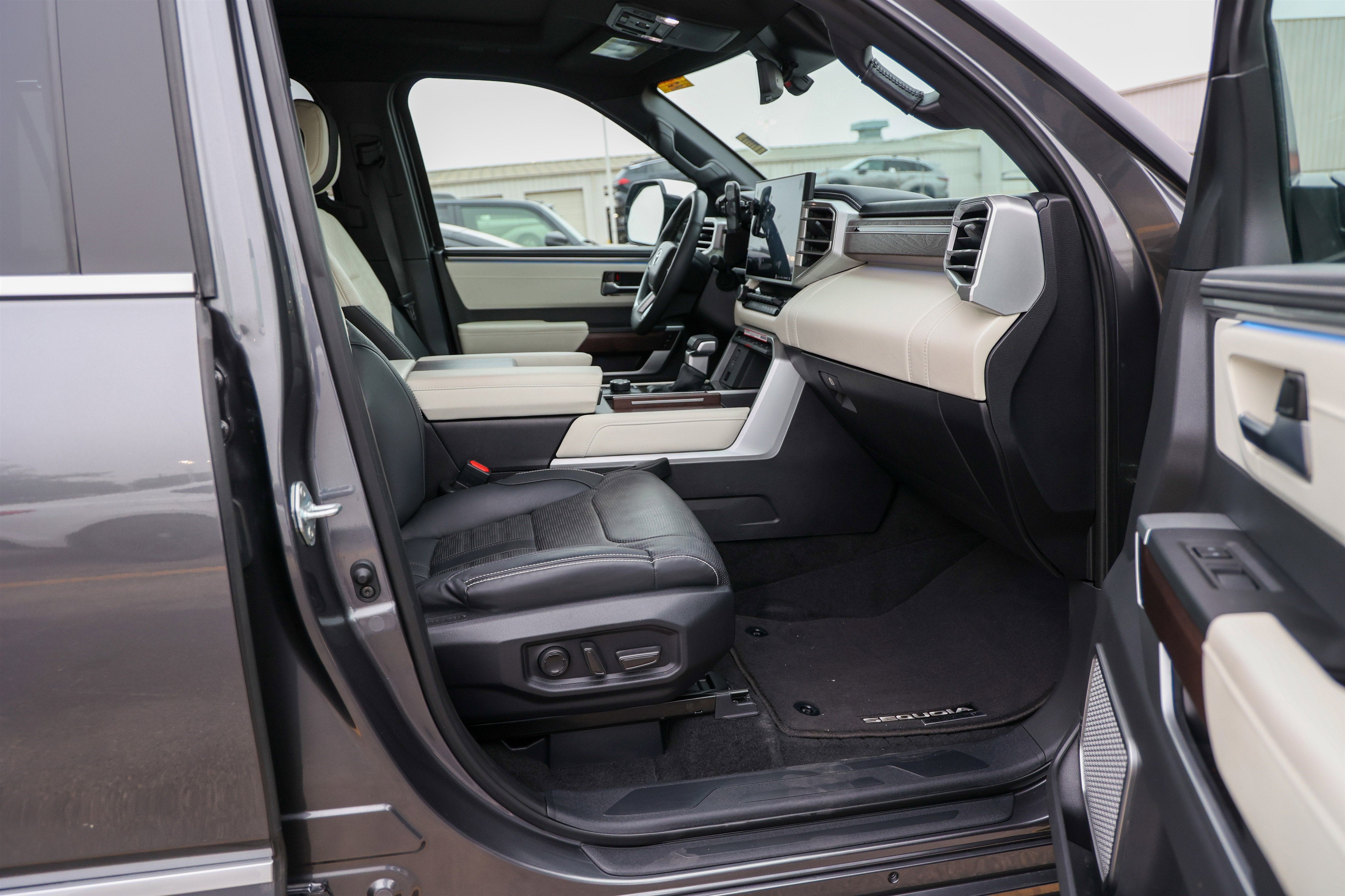 2024 Toyota SEQUOIA 4WD Capstone