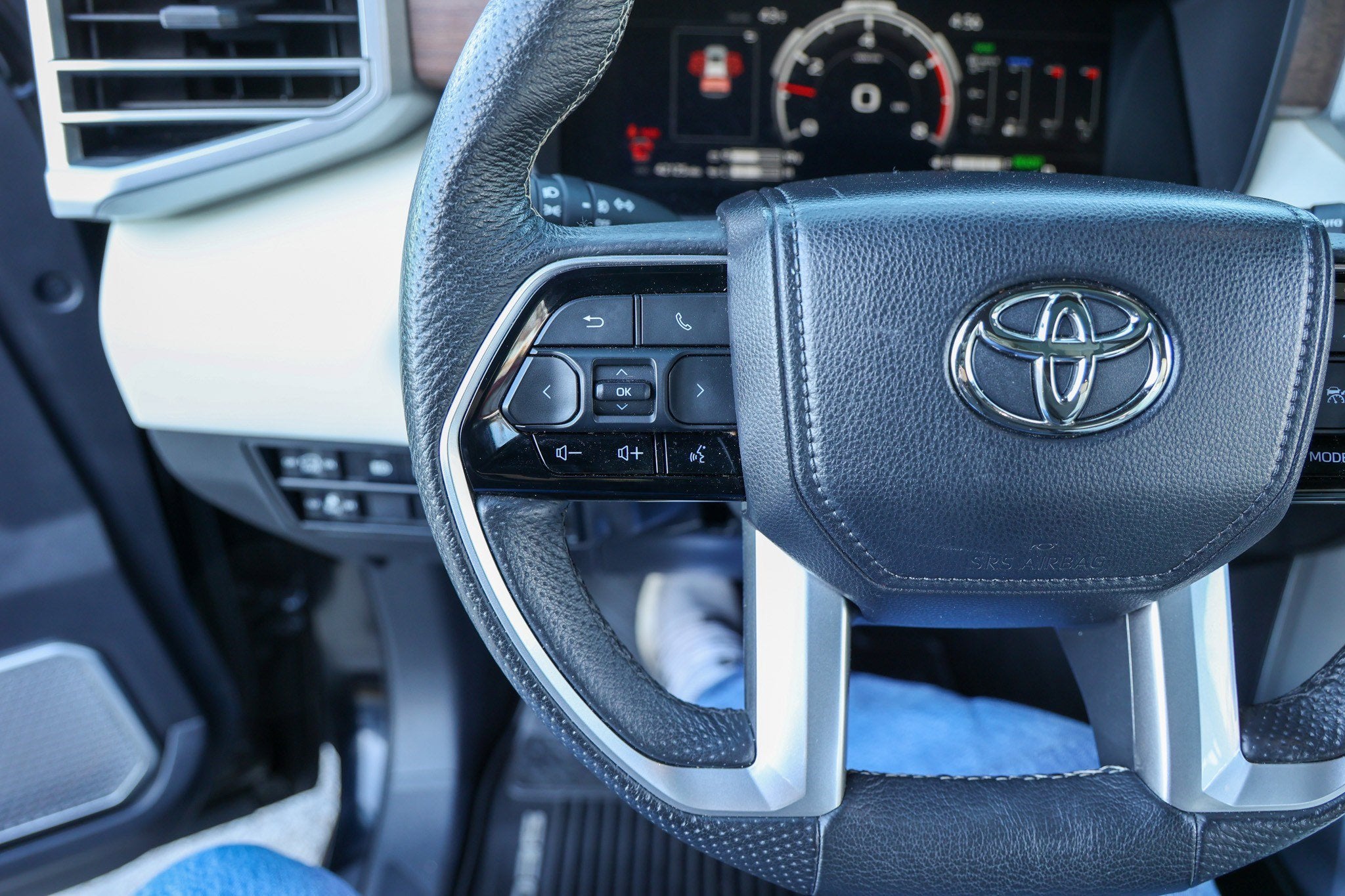 2023 Toyota SEQUOIA 4WD Capstone