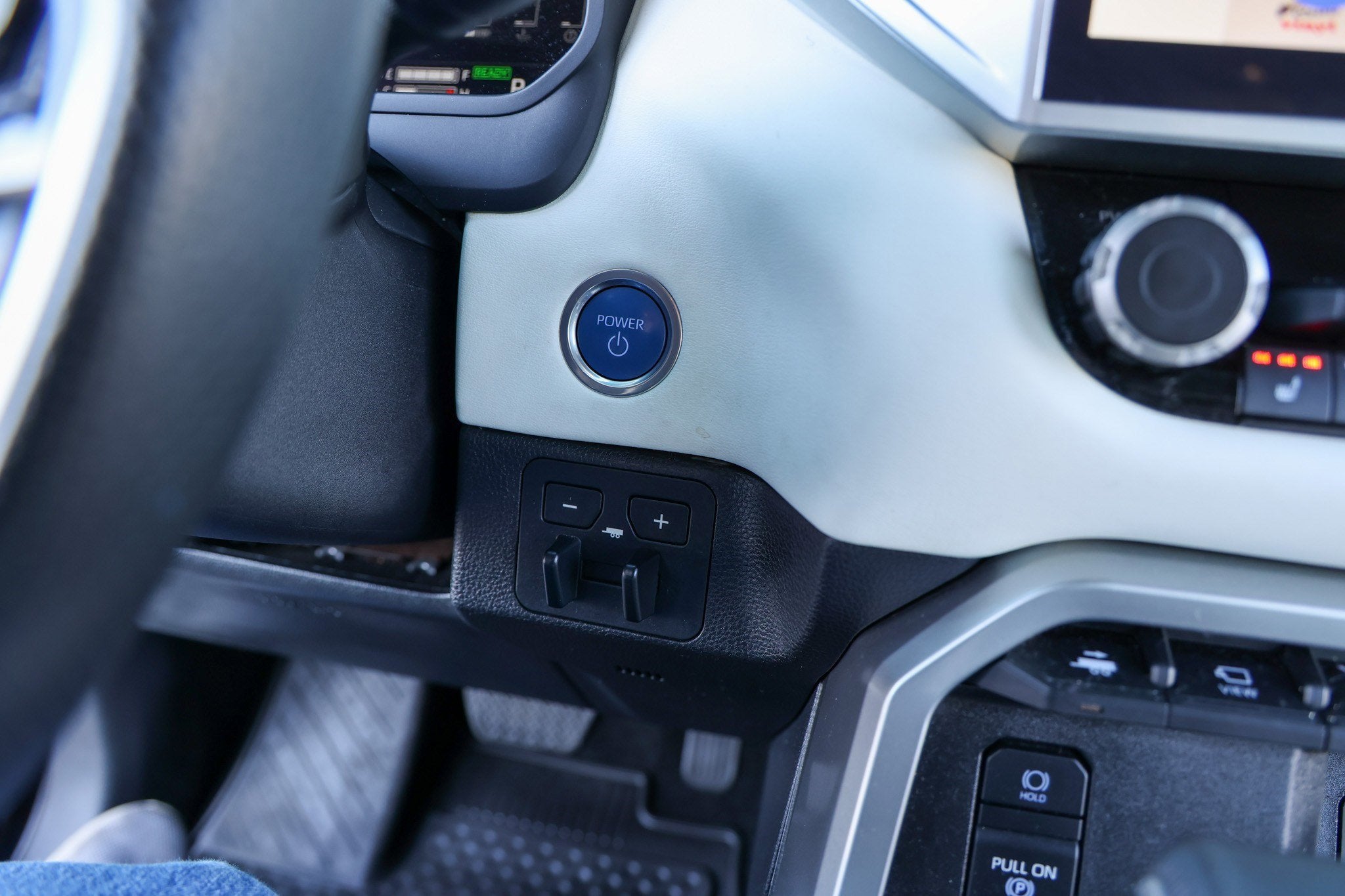 2023 Toyota SEQUOIA 4WD Capstone