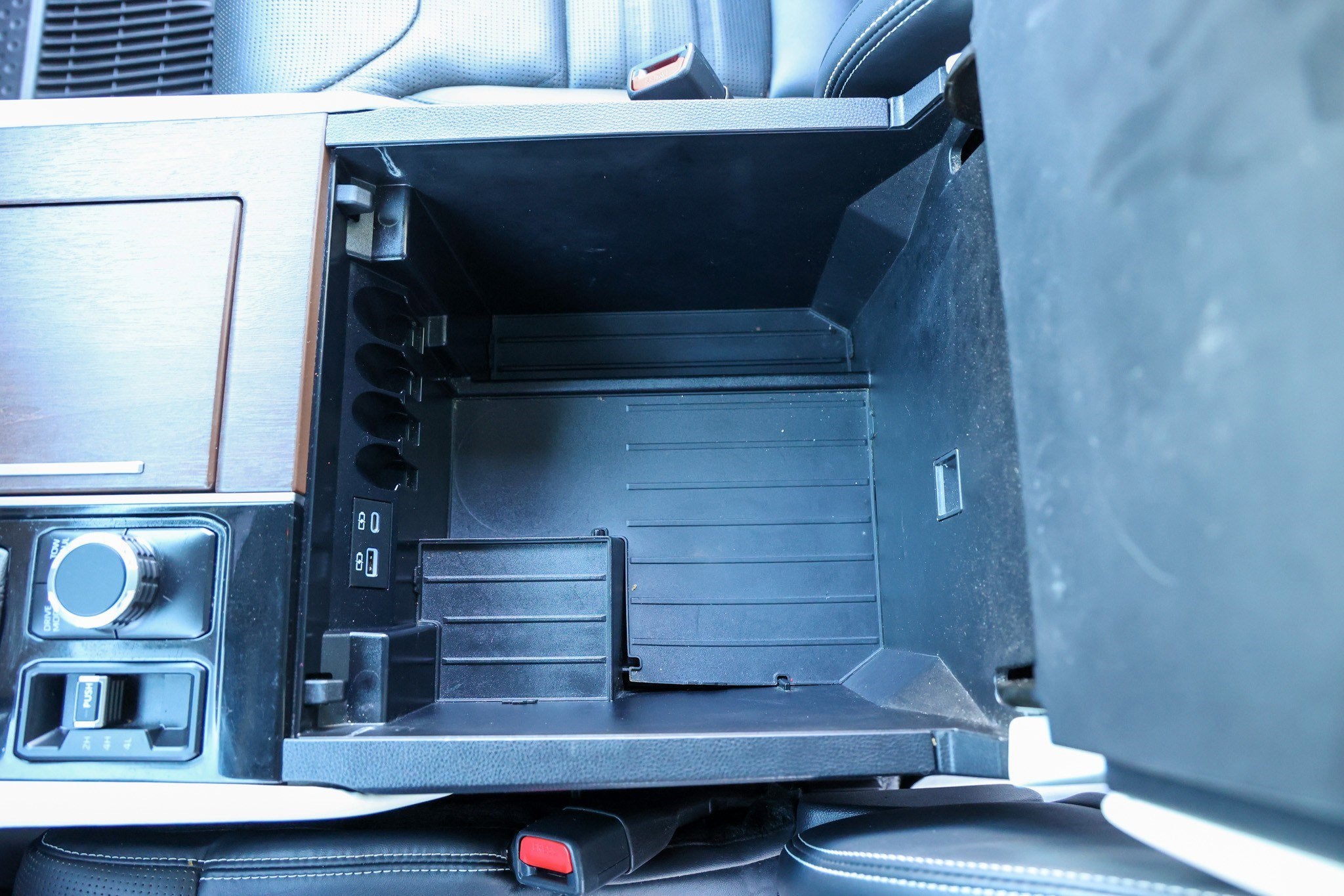 2023 Toyota SEQUOIA 4WD Capstone