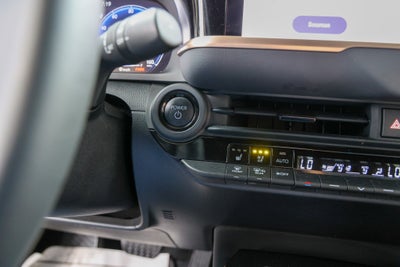 2025 Toyota Toyota Crown Signia XLE