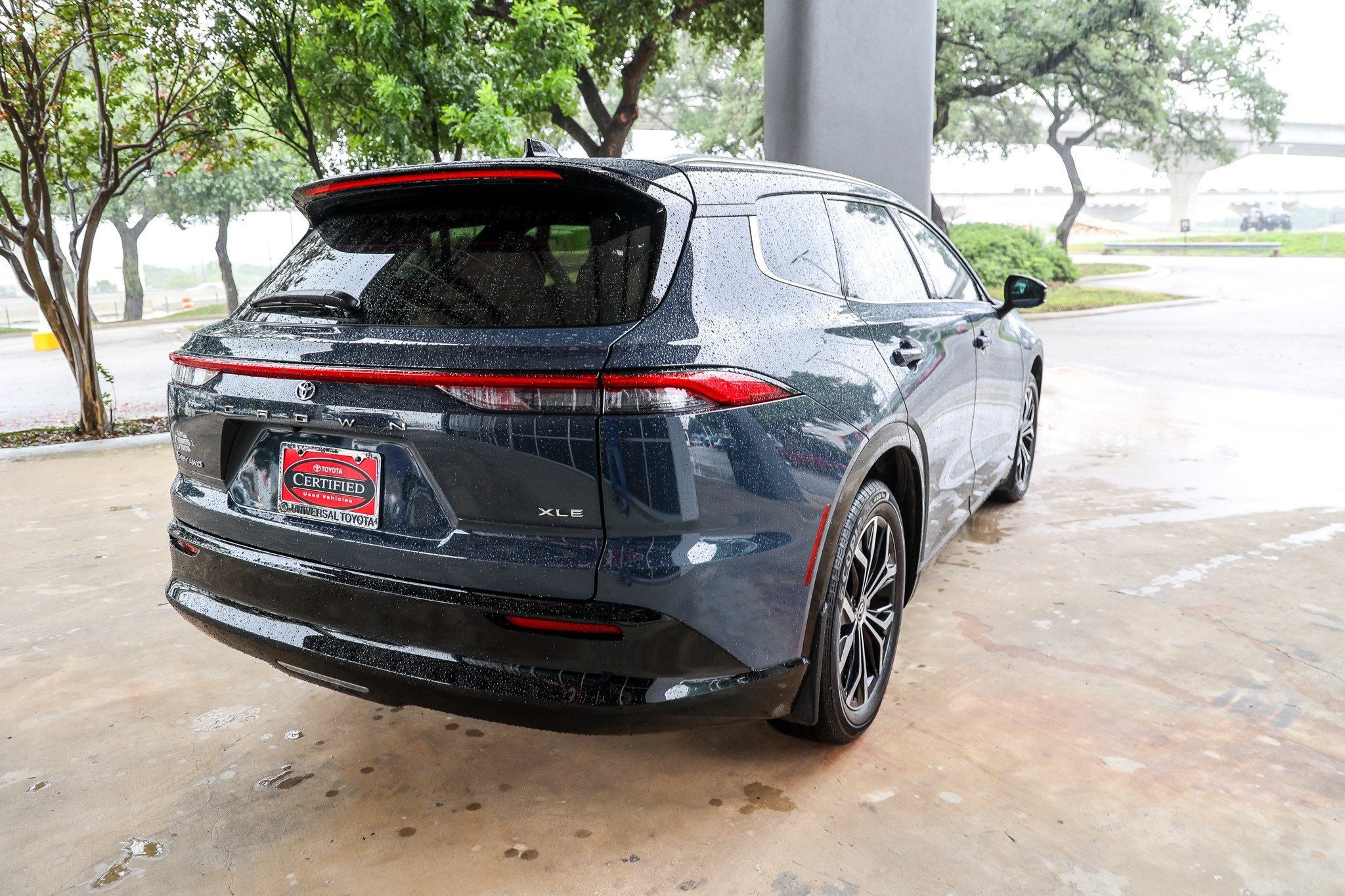 2025 Toyota Crown Signia XLE