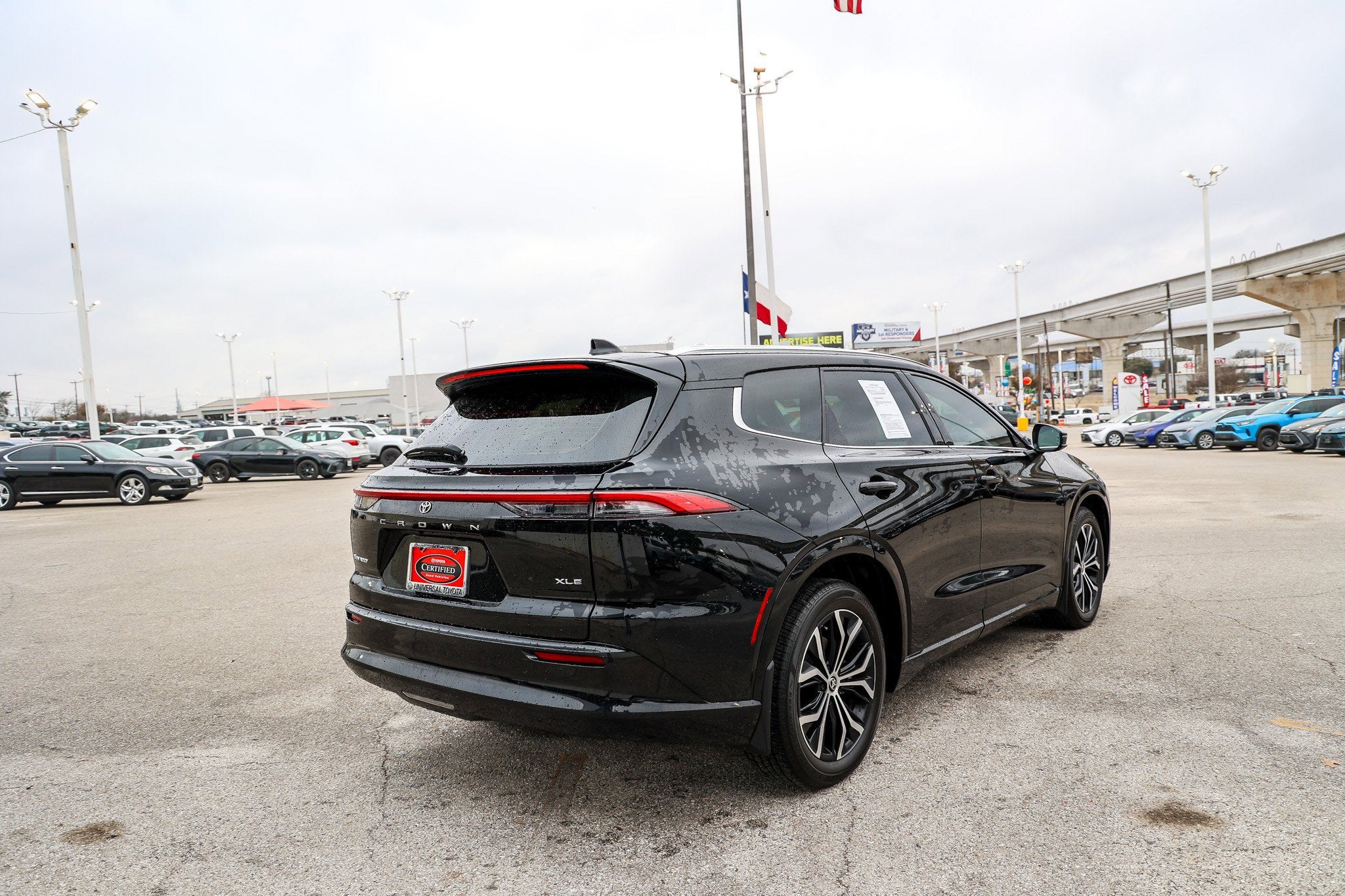 2025 Toyota CROWN SIGNIA XLE