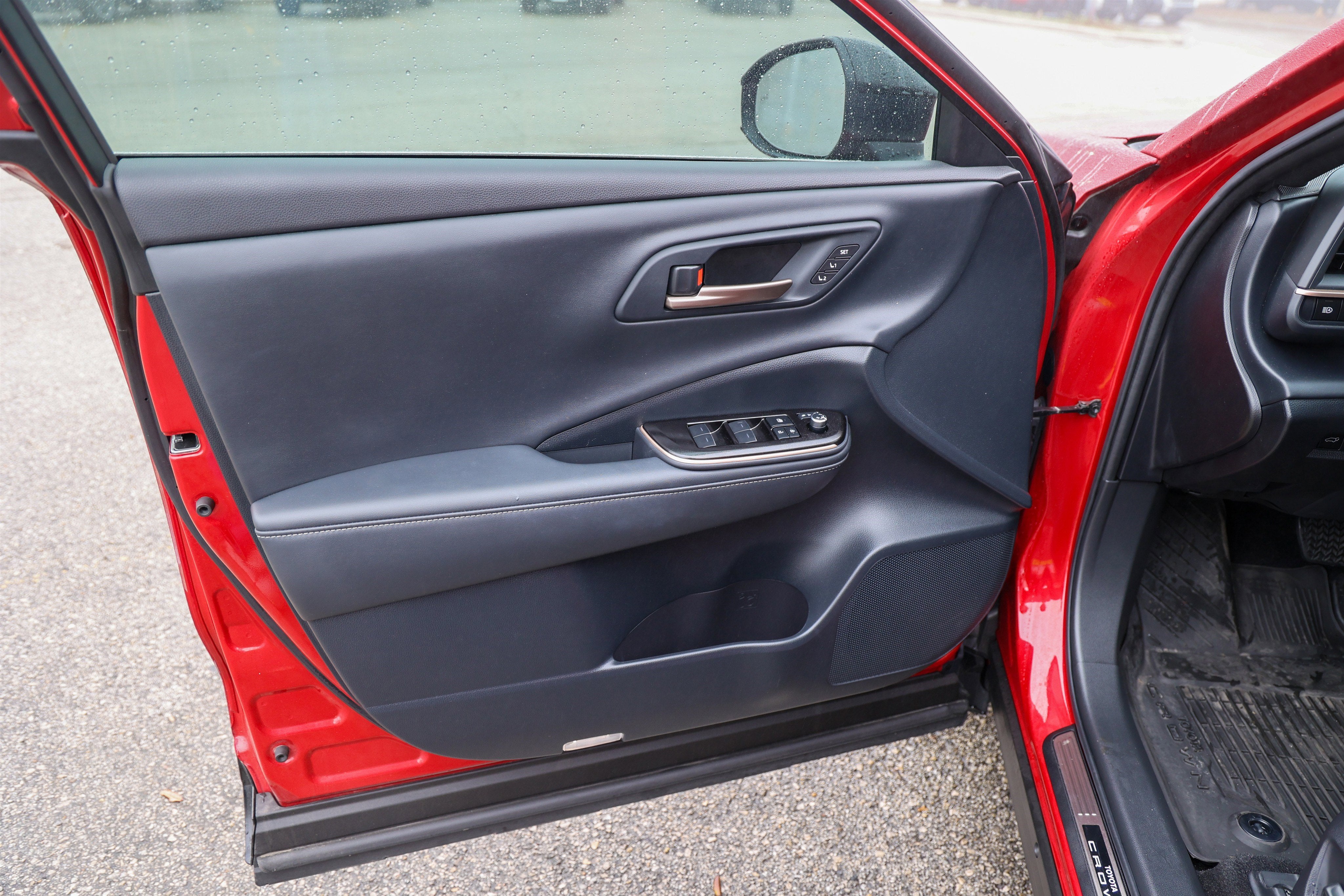 2025 Toyota CROWN SIGNIA Limited