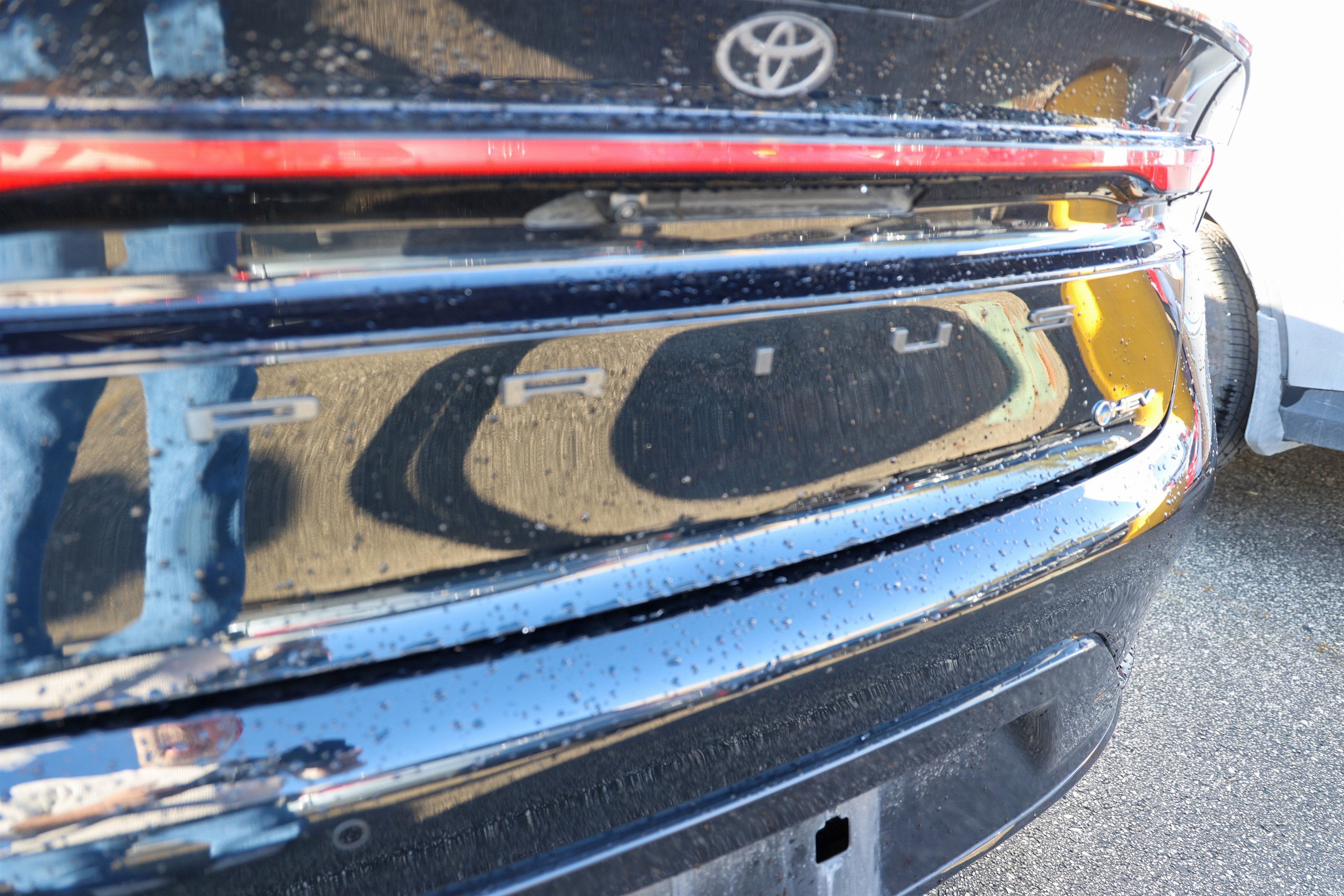 2024 Toyota PRIUS XLE