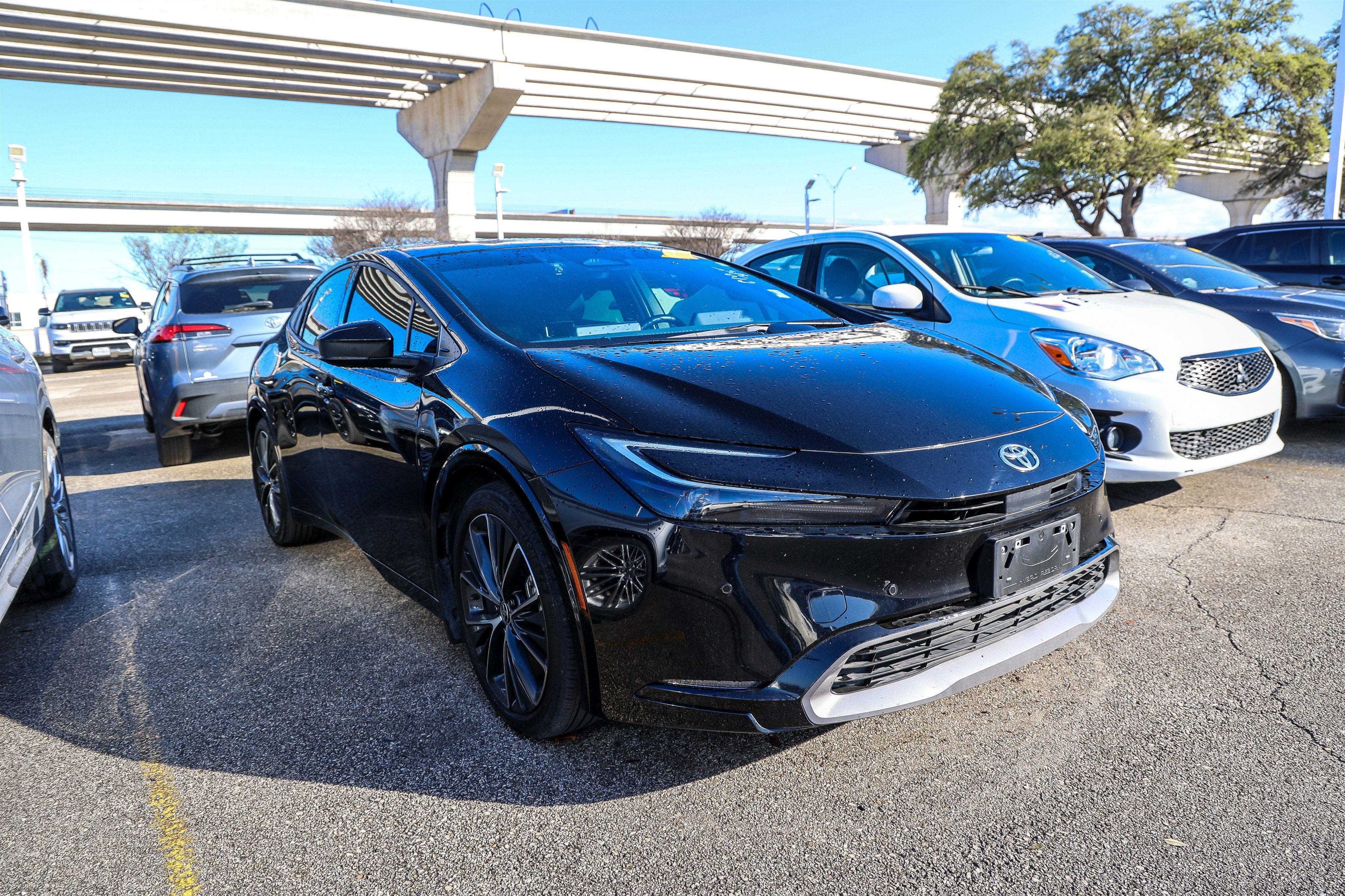 2024 Toyota PRIUS XLE