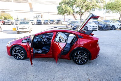2025 Toyota Prius Plug-In Hybrid SE
