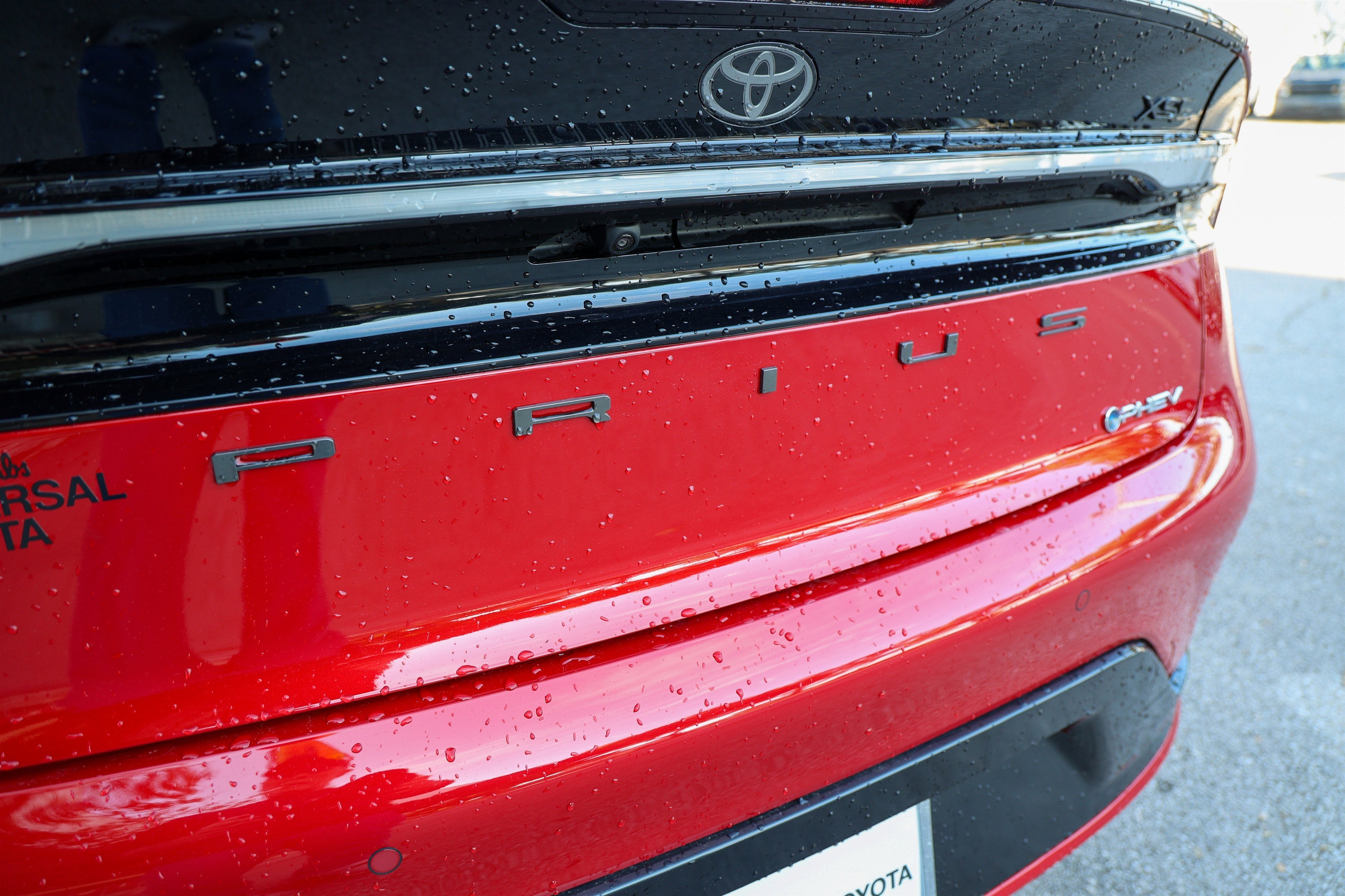 2025 Toyota Prius Plug-In Hybrid SE