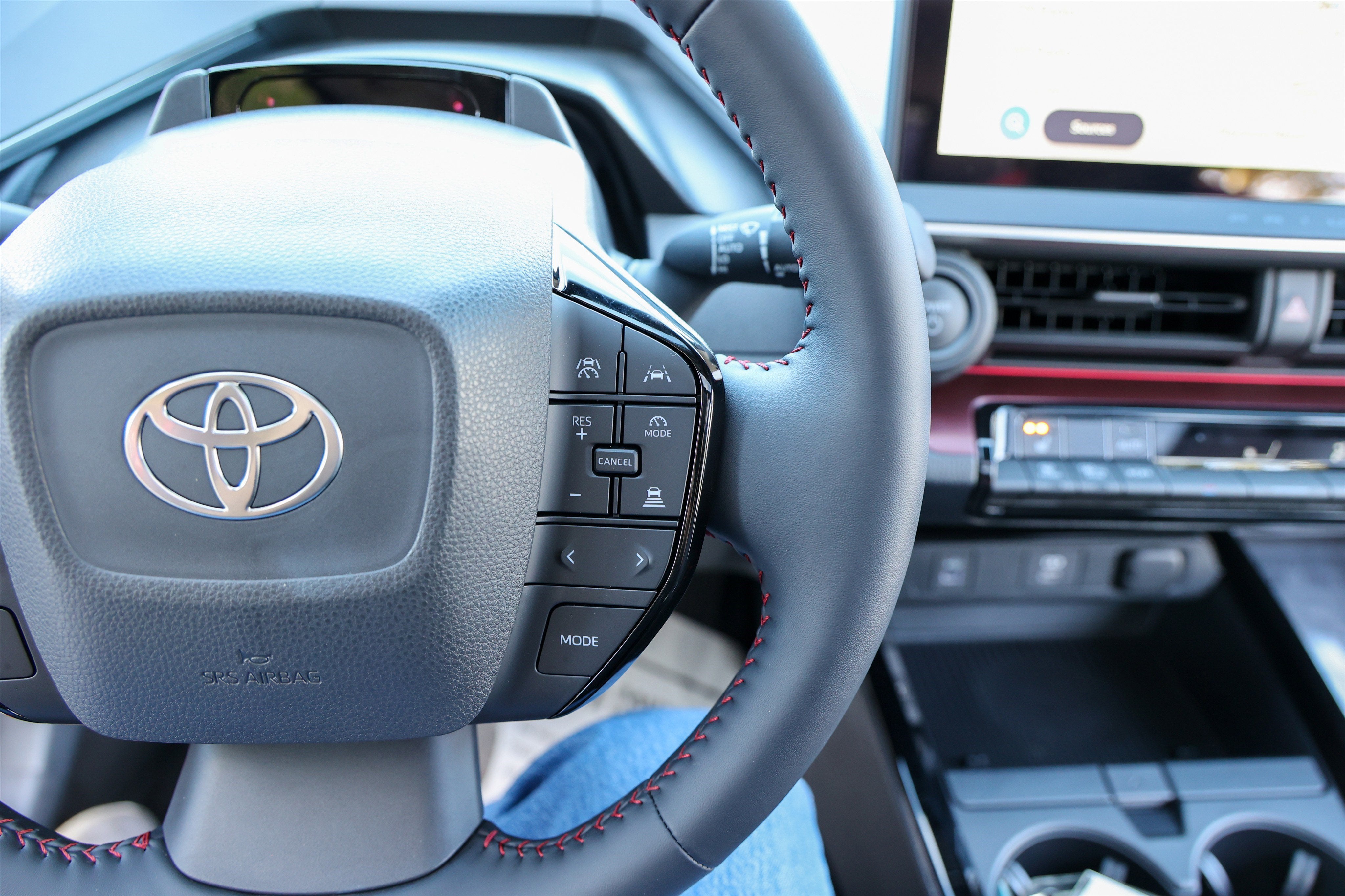 2025 Toyota Prius Plug-In Hybrid SE