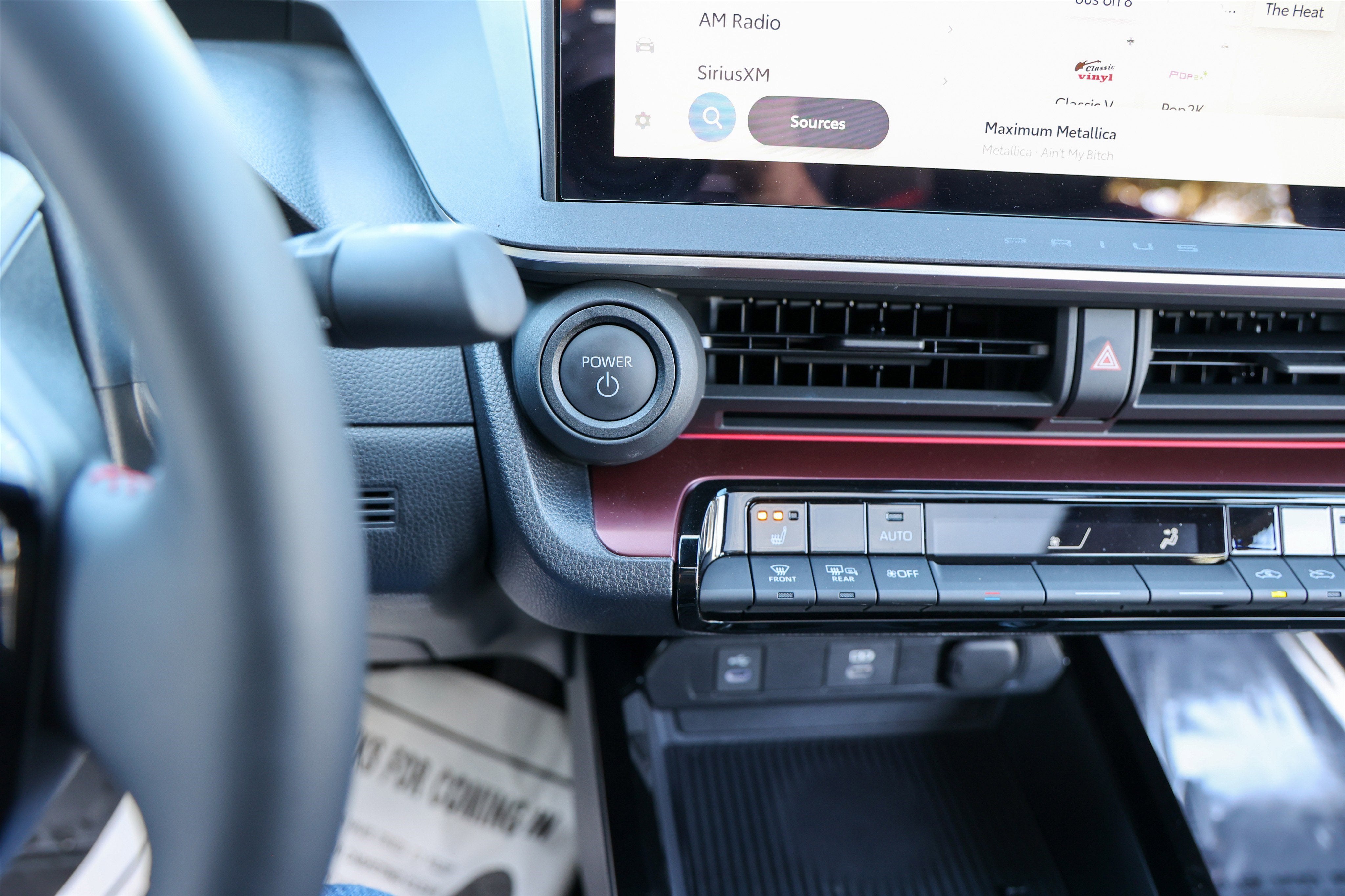 2025 Toyota Prius Plug-In Hybrid SE