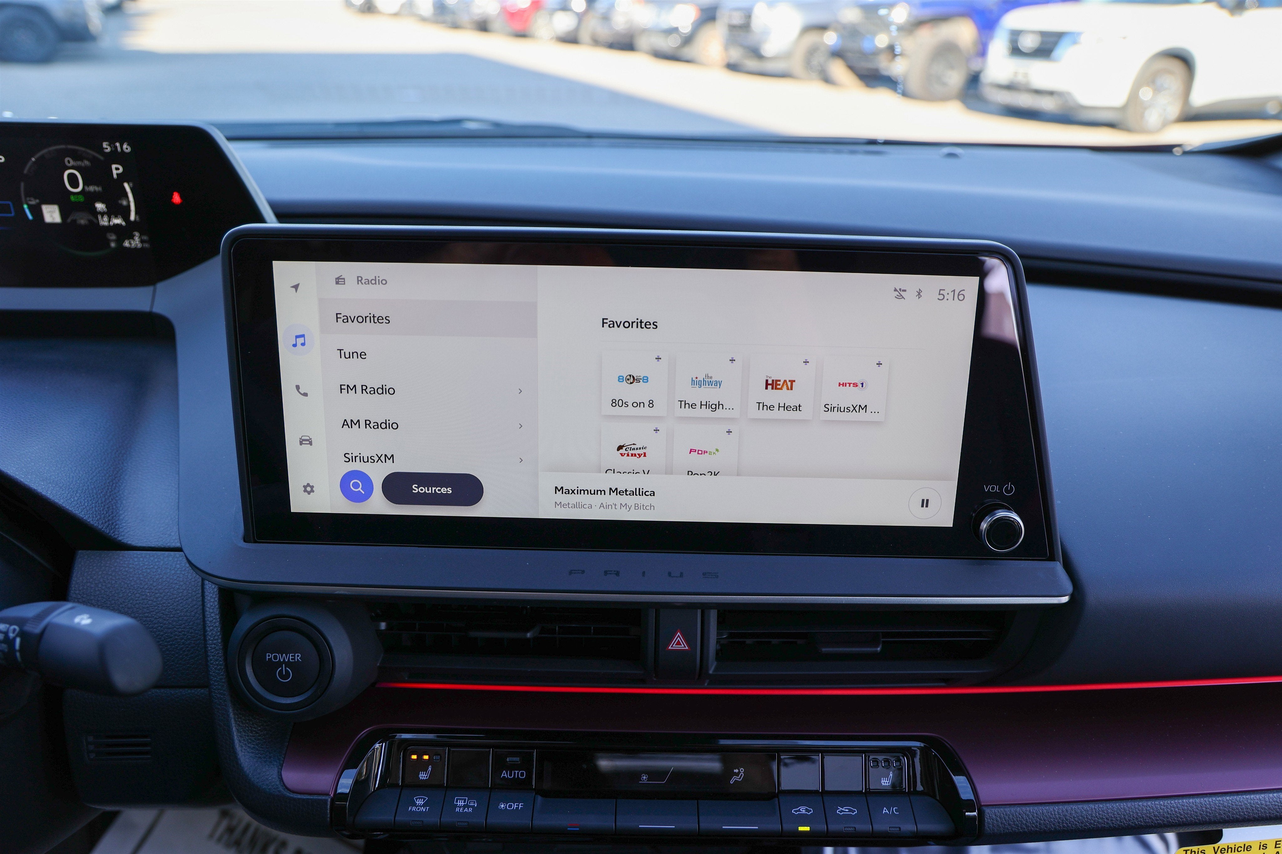 2025 Toyota Prius Plug-In Hybrid SE