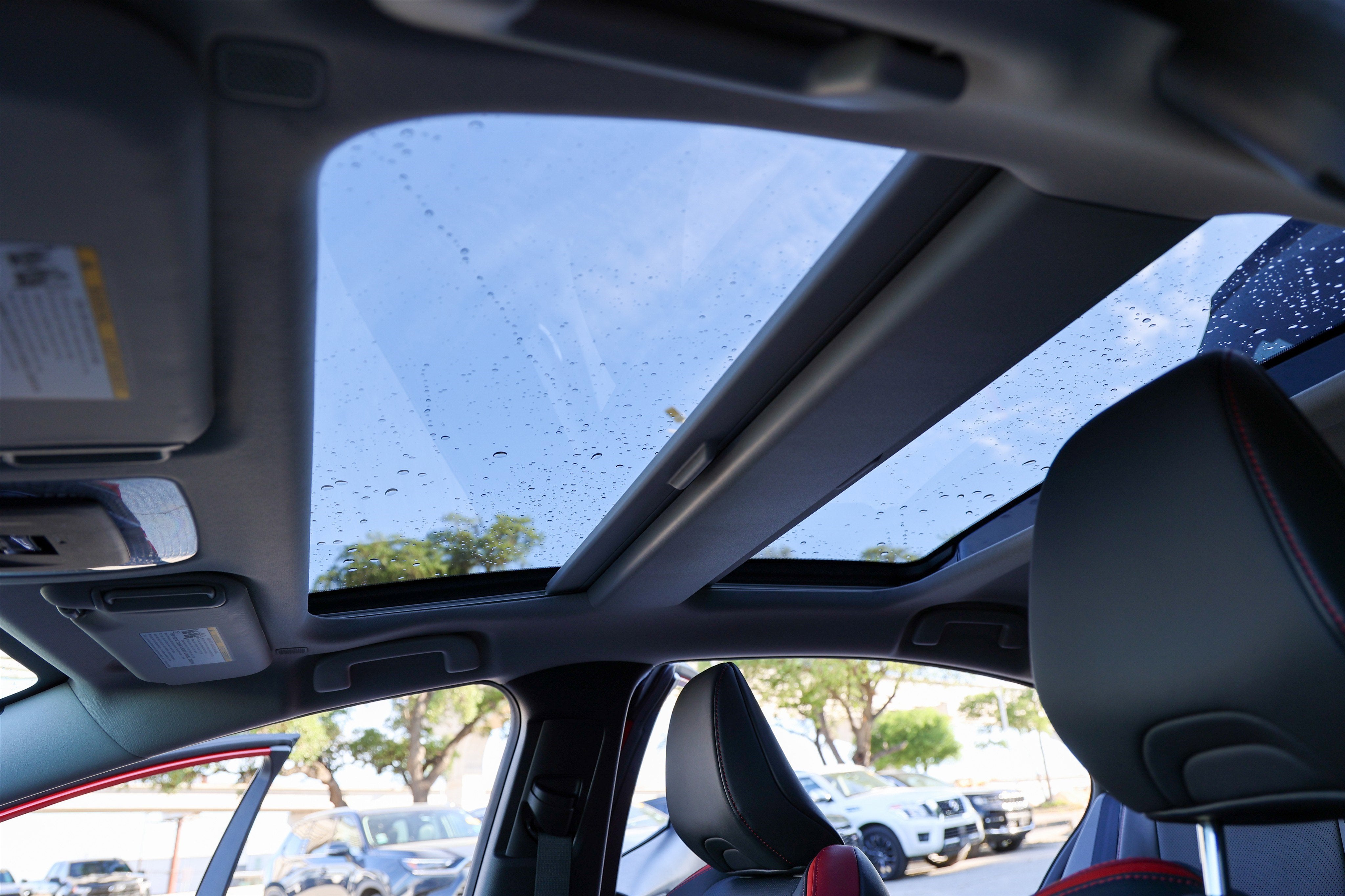 2025 Toyota Prius Plug-In Hybrid SE