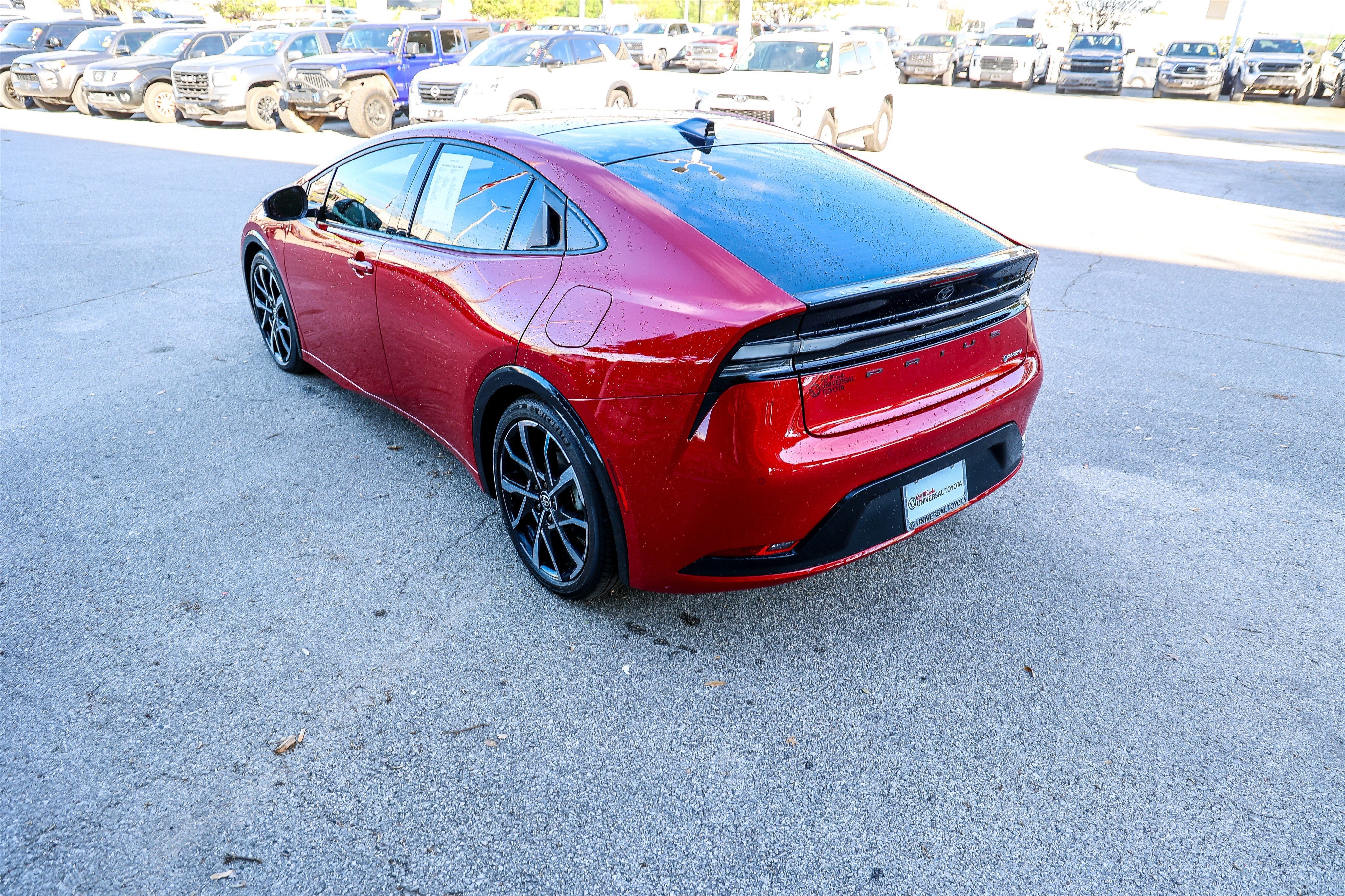 2025 Toyota Prius Plug-In Hybrid SE