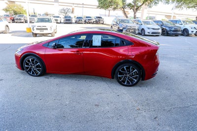 2025 Toyota Prius Plug-In Hybrid SE