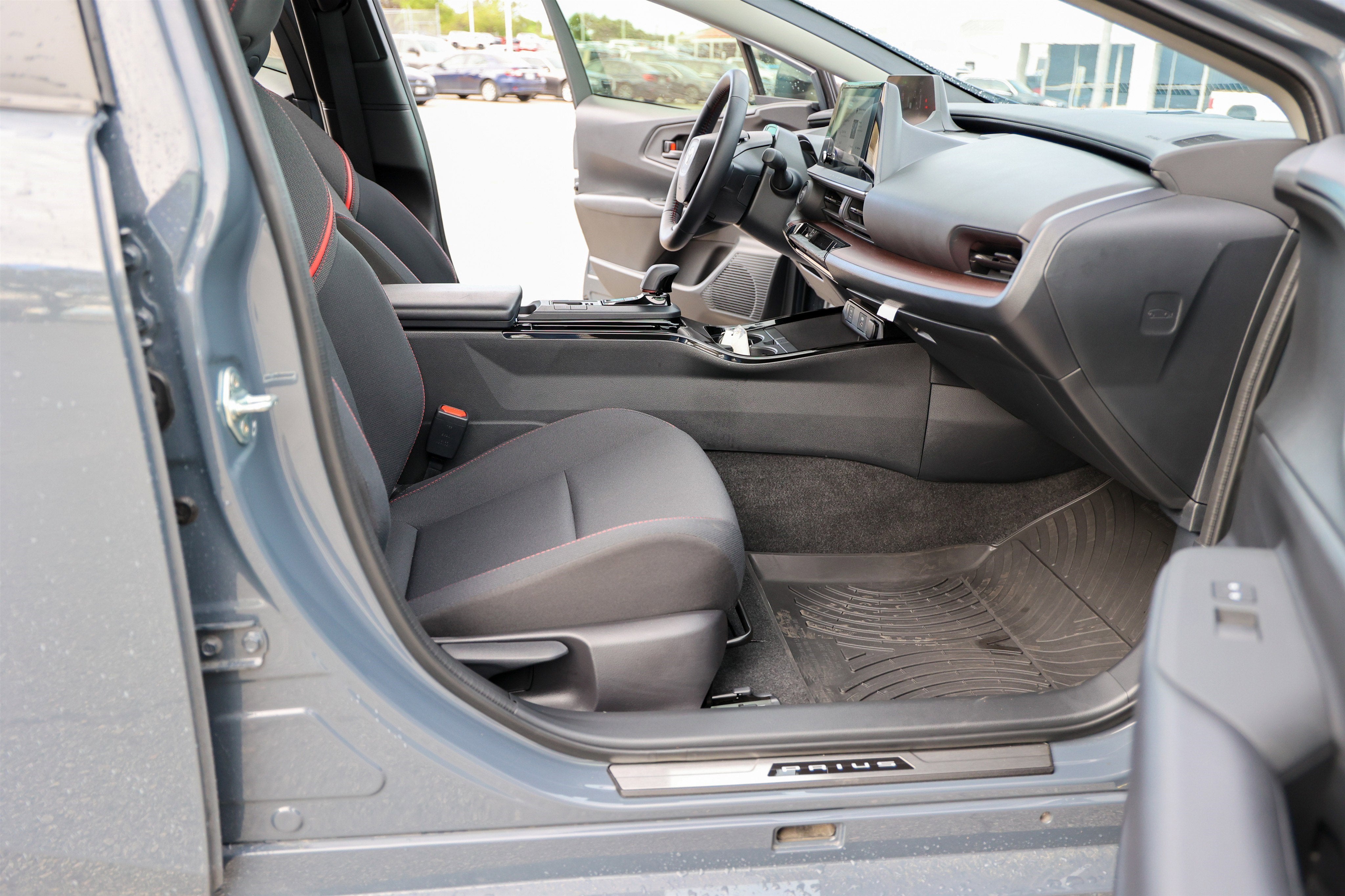 2025 Toyota Prius SE SE