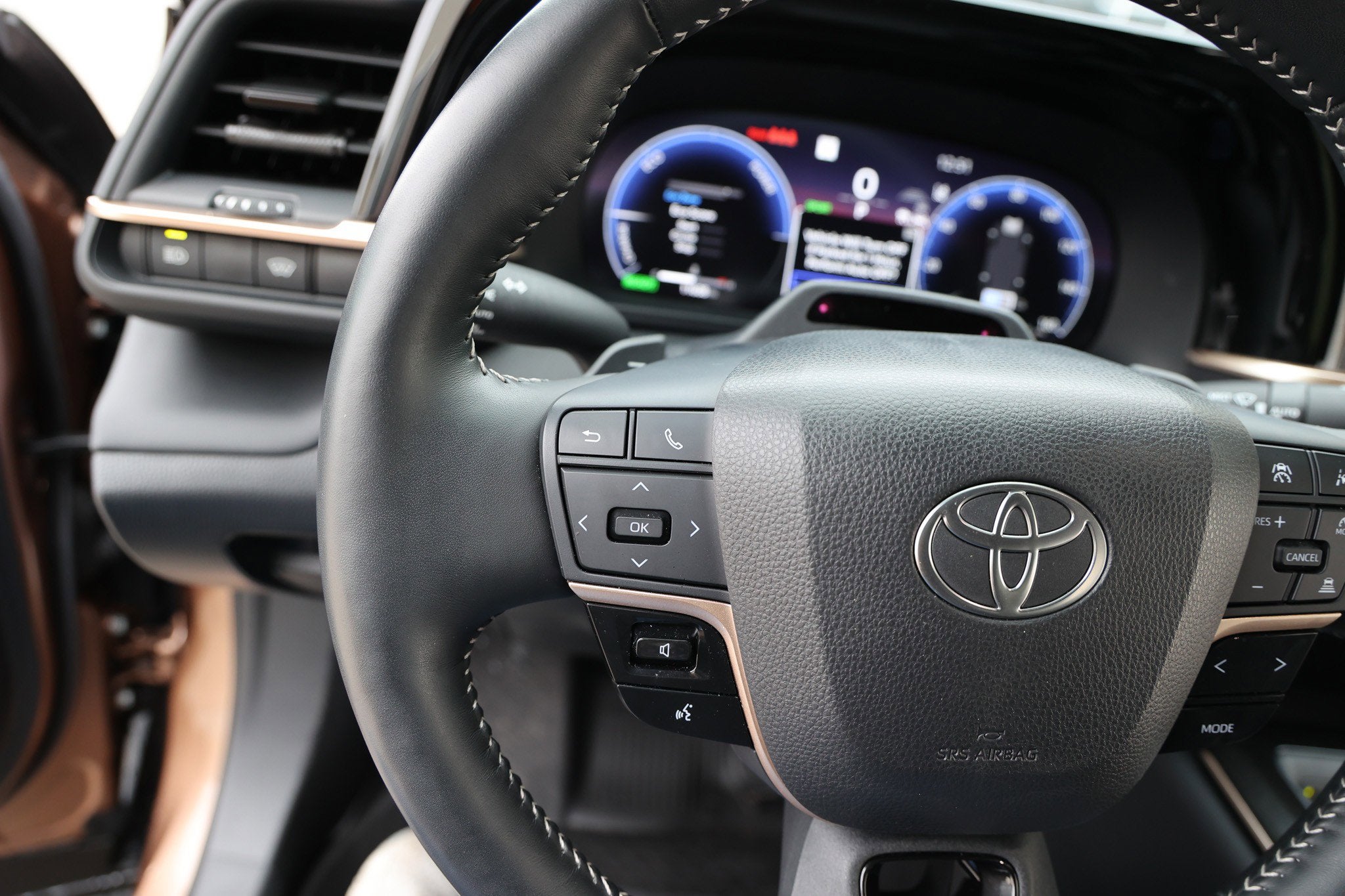 2025 Toyota CROWN Platinum