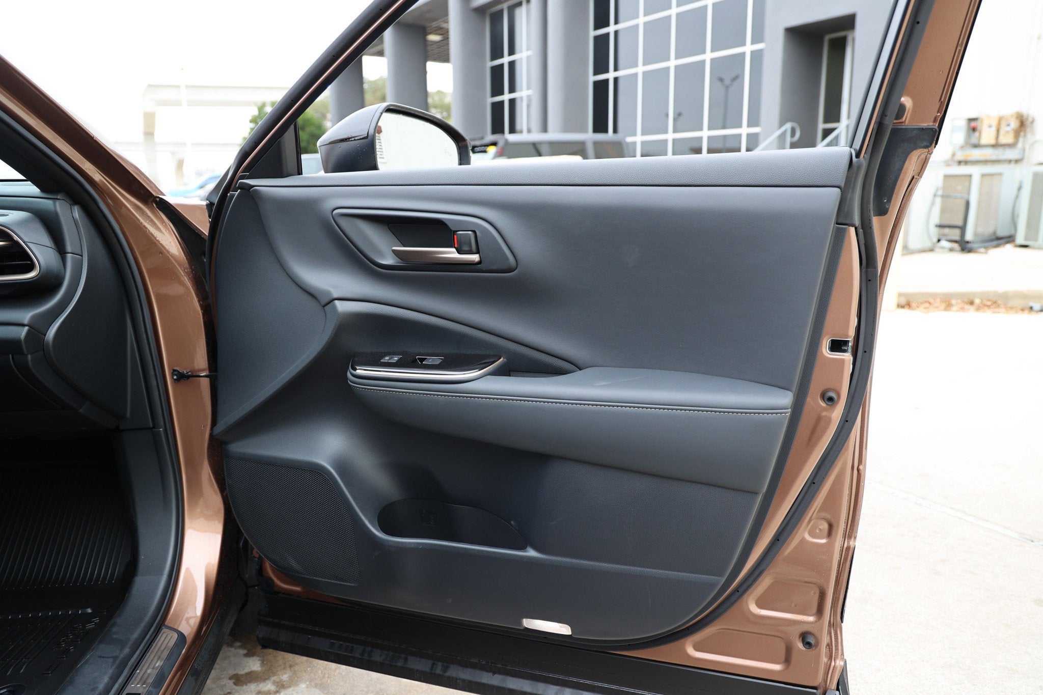 2025 Toyota CROWN Platinum