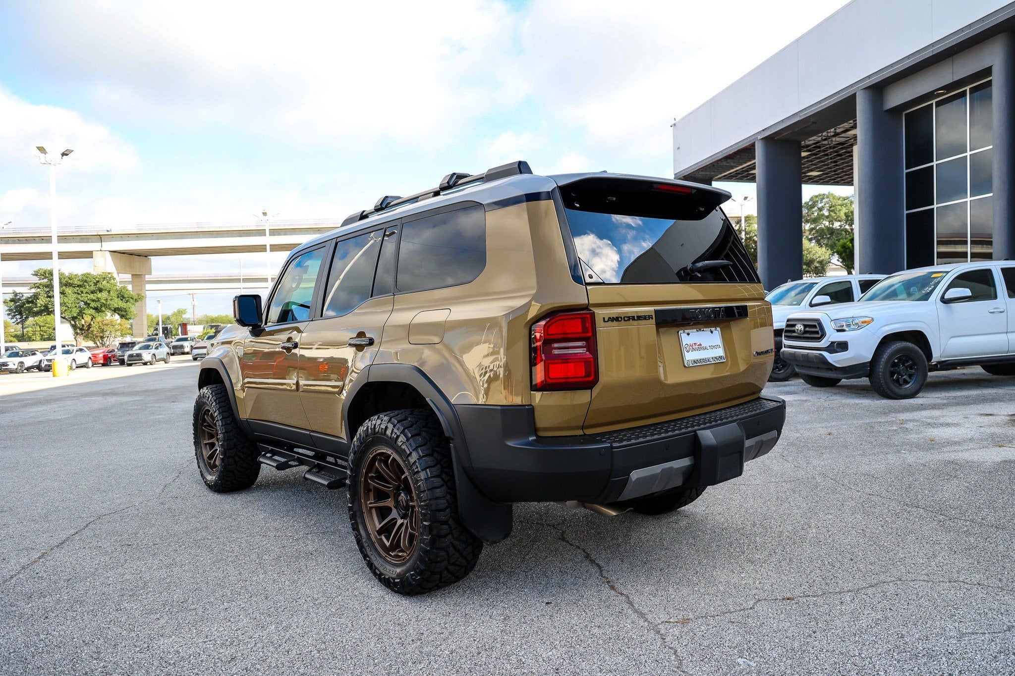 2025 Toyota Land Cruiser 4WD (Natl)