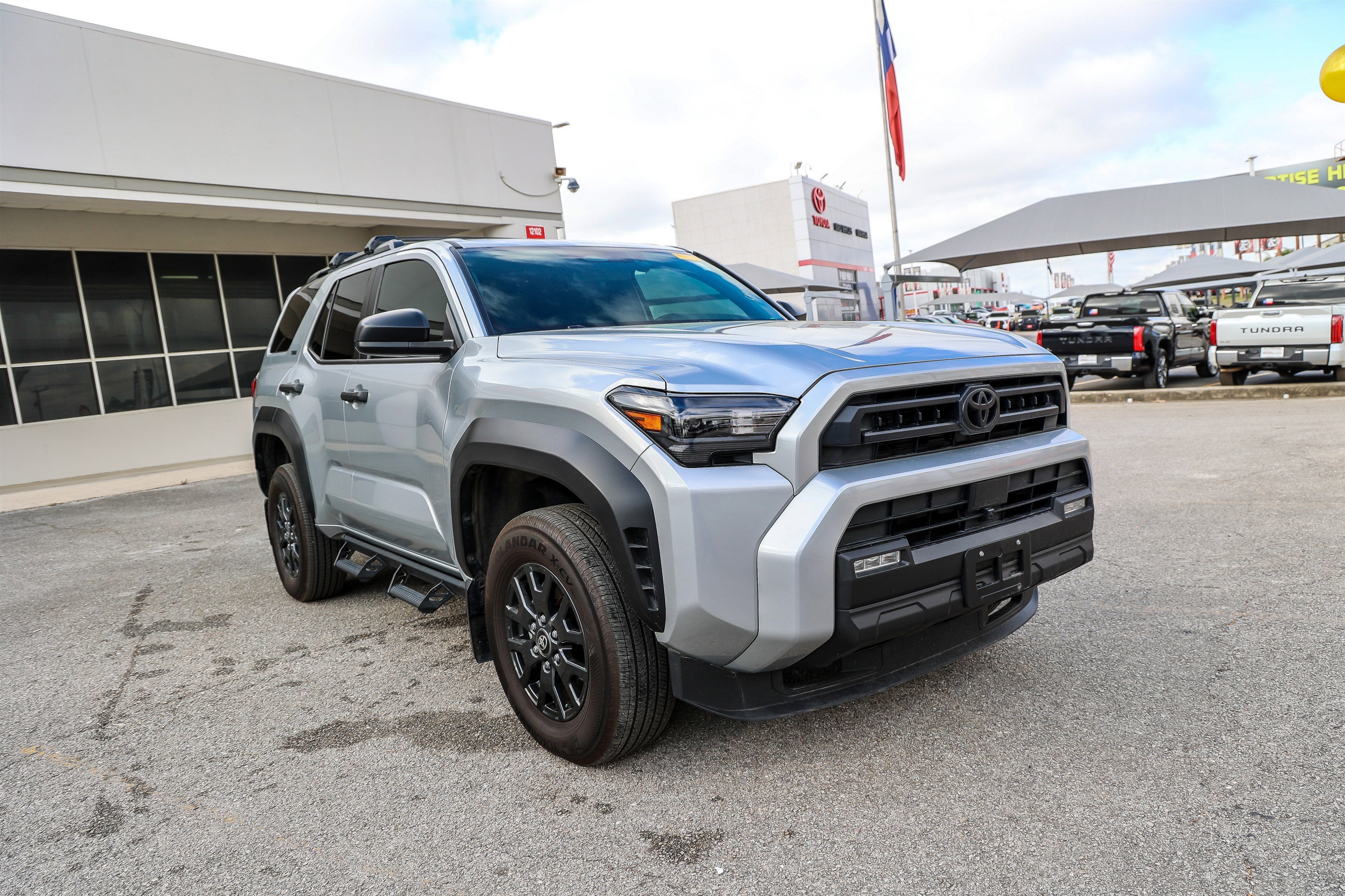 2025 Toyota 4RUNNER SR5