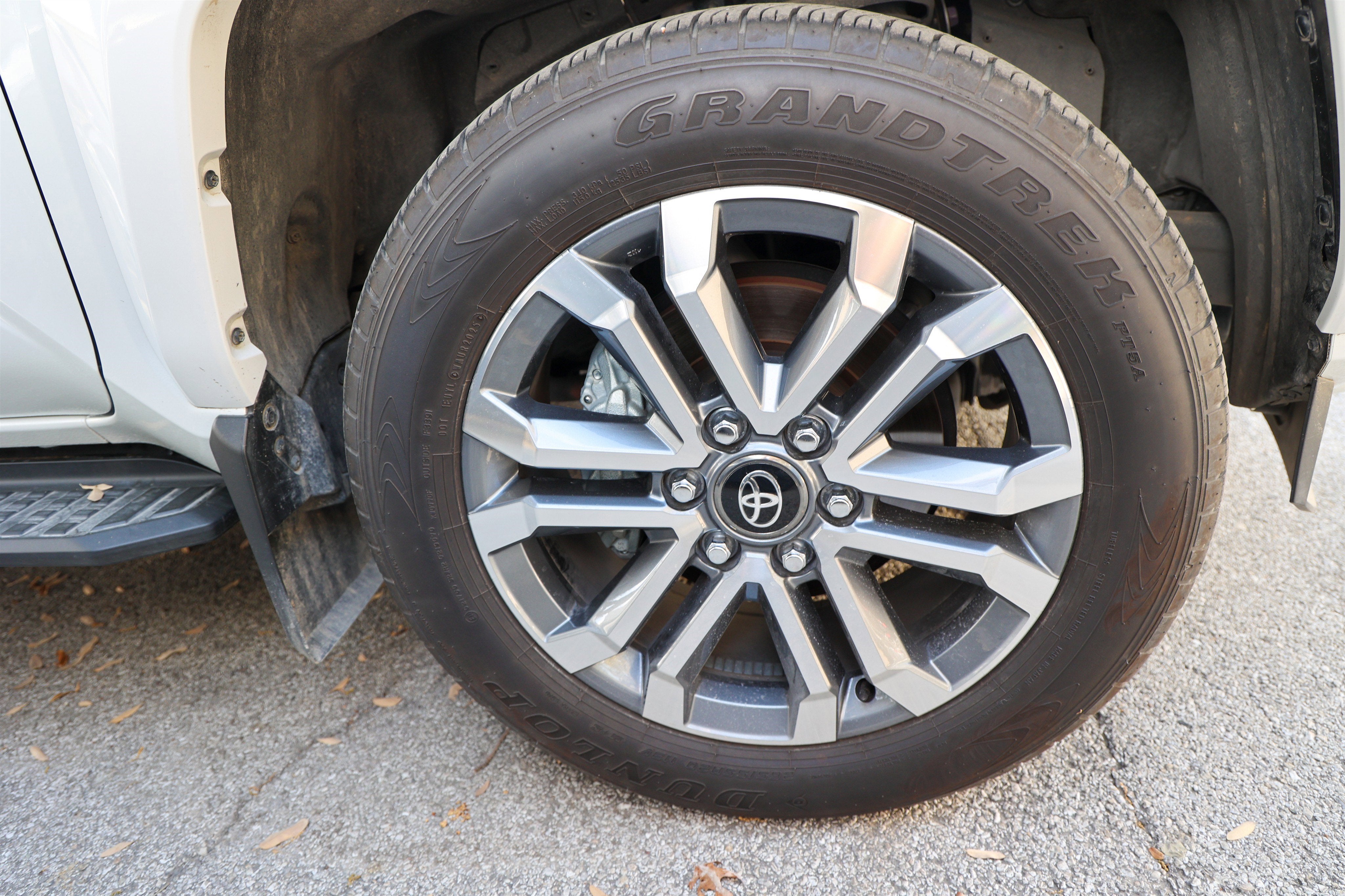 2025 Toyota 4RUNNER Limited