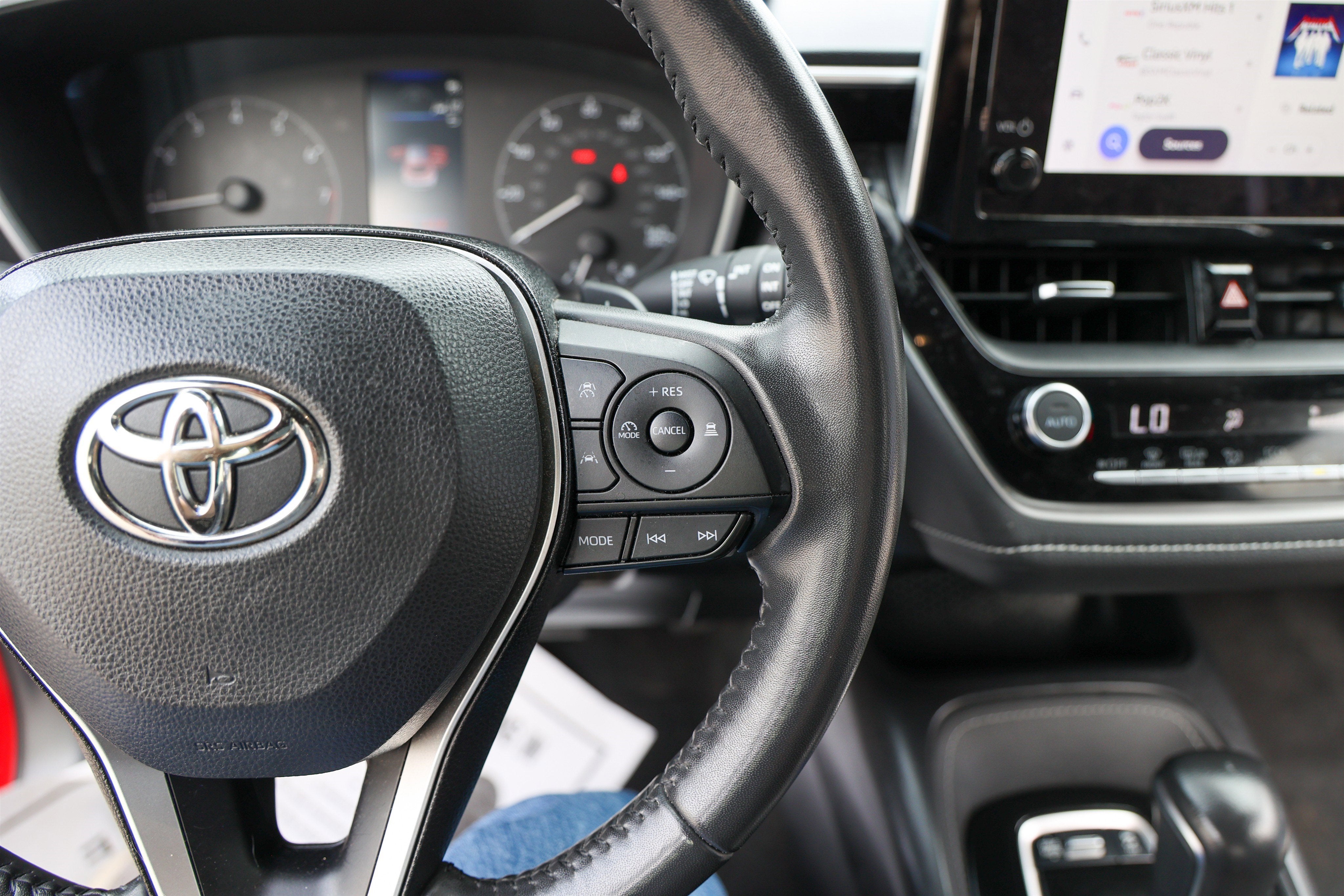 2024 Toyota COROLLA HATCHBACK SE