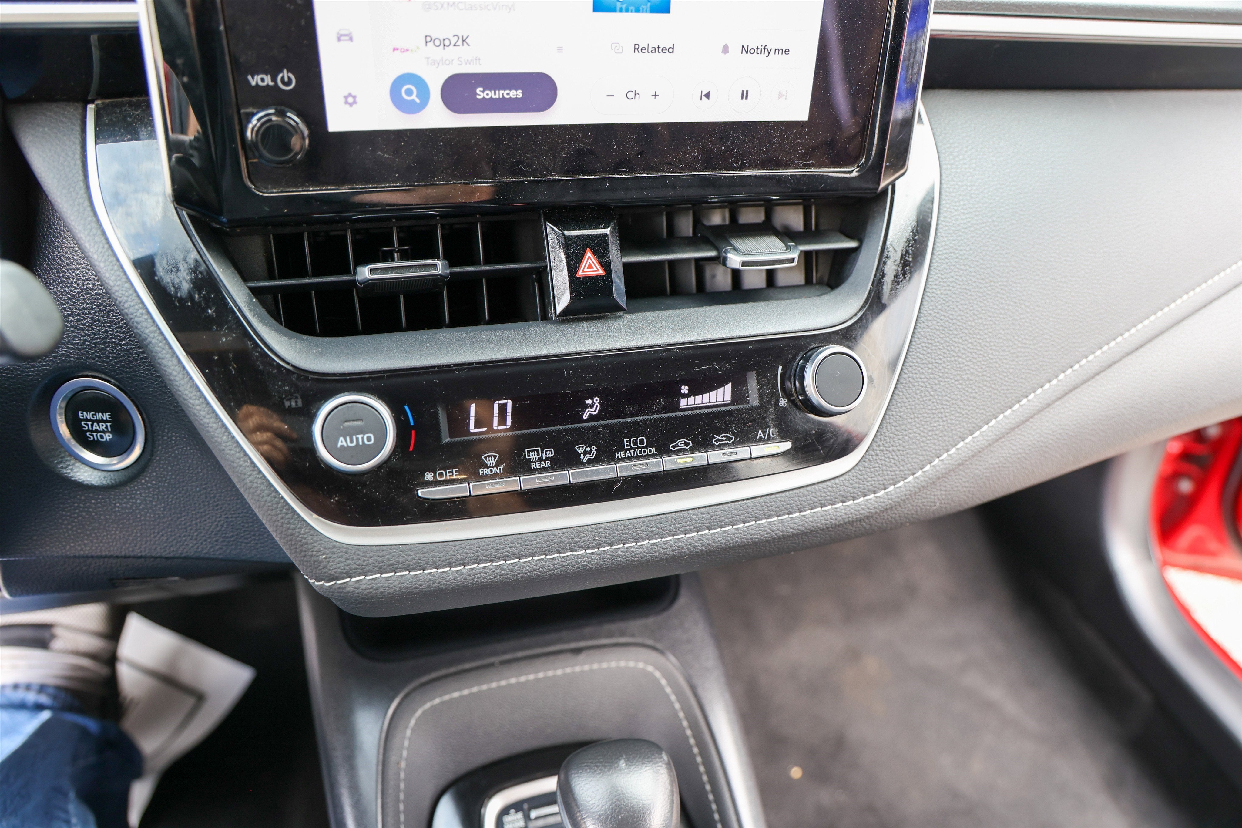 2024 Toyota COROLLA HATCHBACK SE